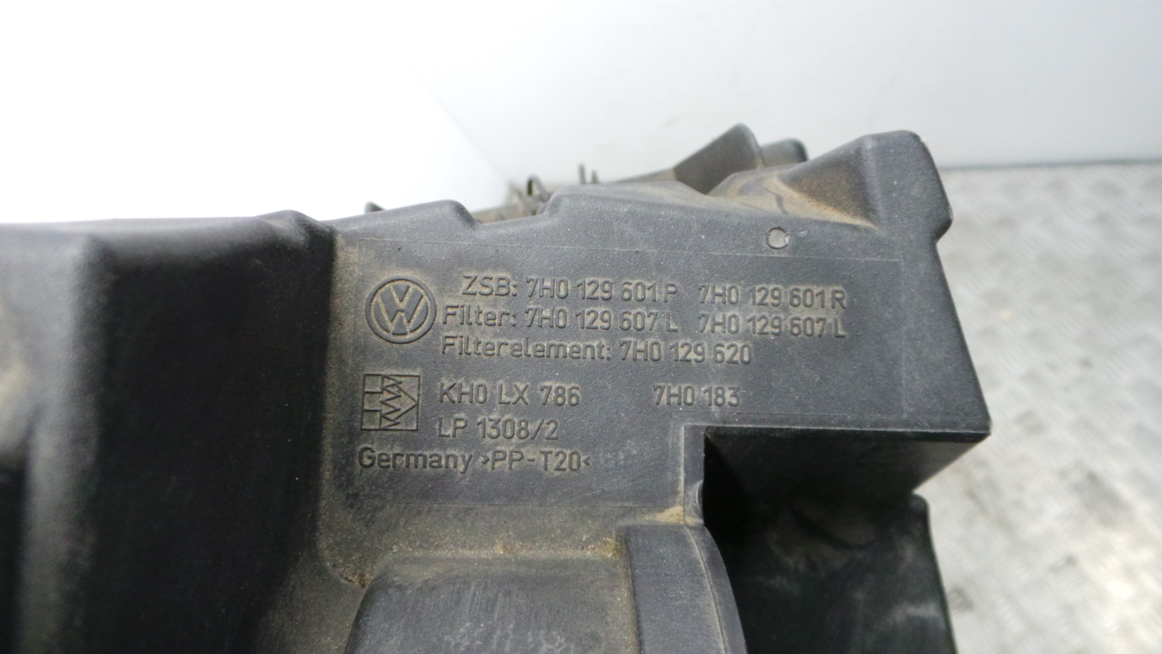 Caixa Filtro de Ar  7H0129601P - VW TRANSPORTER Mk V Caixa (7HA, 7HH, 7EA, 7EH), TRANSPORTER T5 Caix-33658344