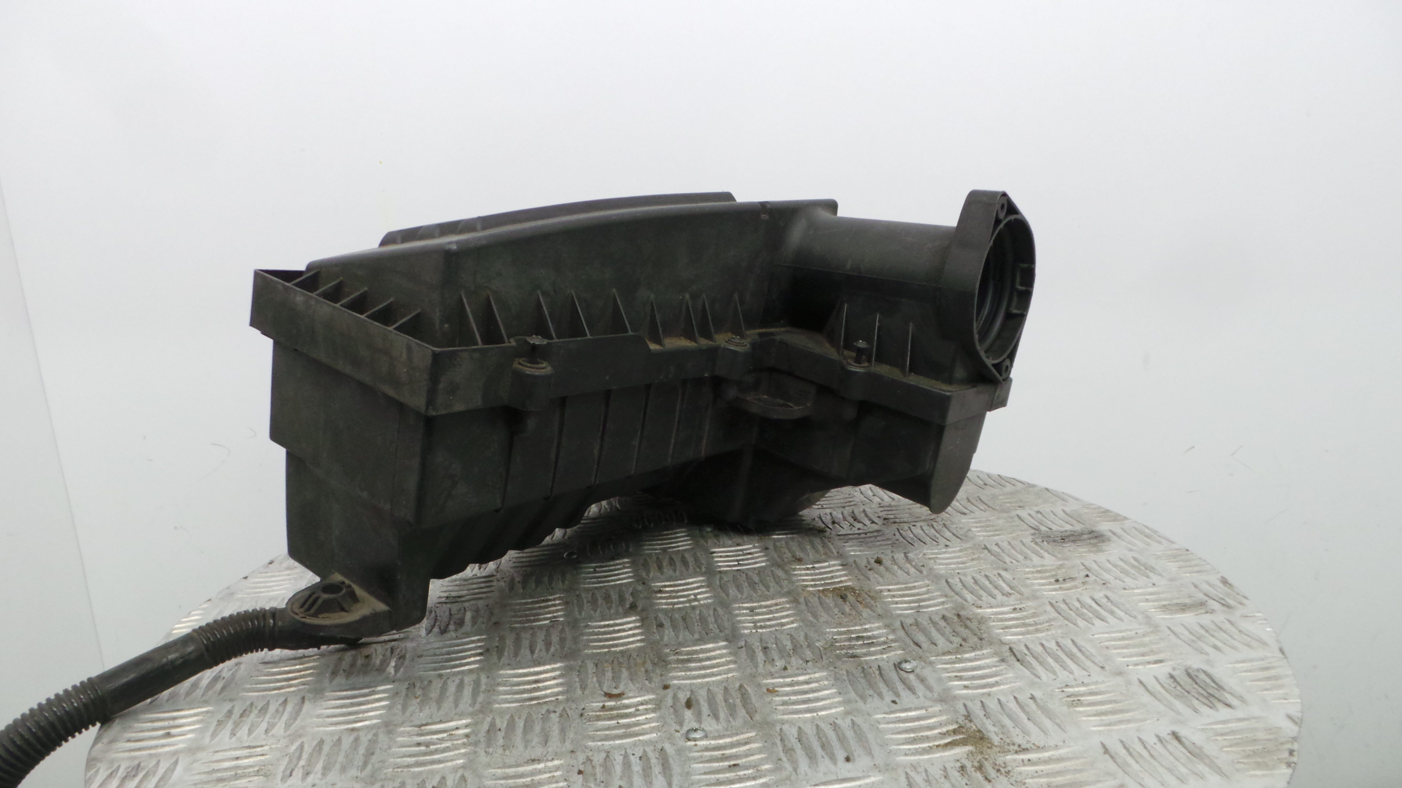 Caixa Filtro de Ar  3C0129607AF - VW GOLF V (1K1)-33658395