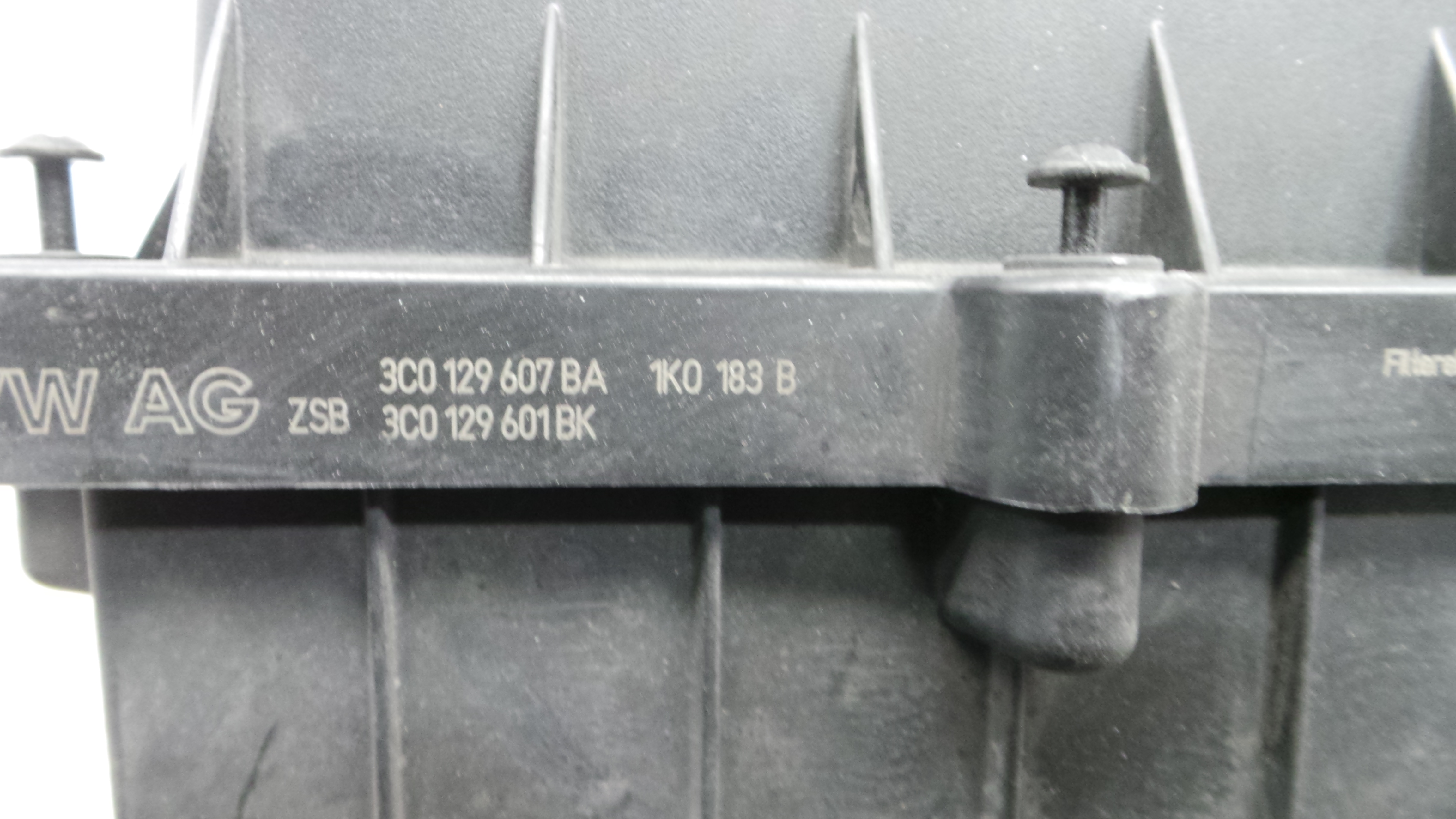 Caixa Filtro de Ar  3C0129607BA - AUDI A3 (8P1)-33658406