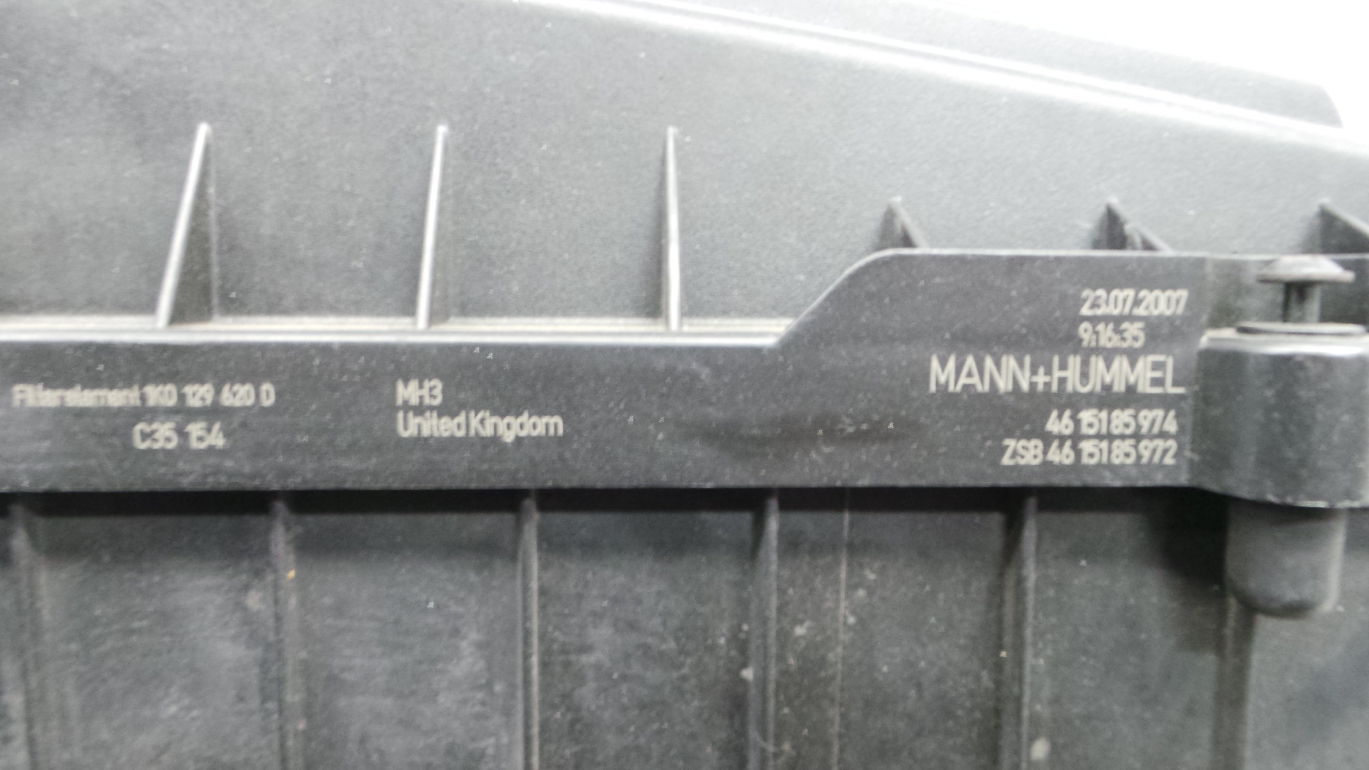 Caixa Filtro de Ar  3C0129607BA - AUDI A3 (8P1)-33658406