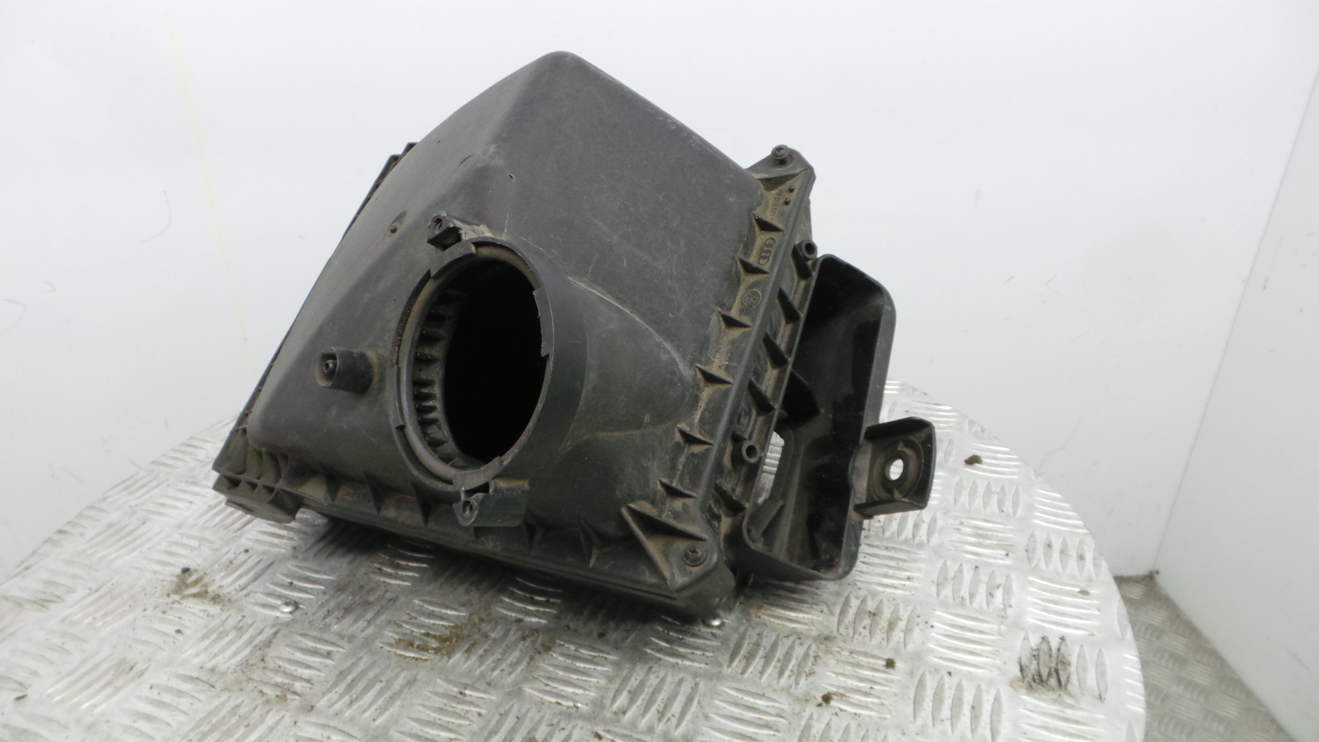 Caixa Filtro de Ar 059133835A - AUDI A4 B6 (8E2)-33658453 Caixa Filtro de Ar 059133835A - AUDI A4 B6 (8E2)-33658453