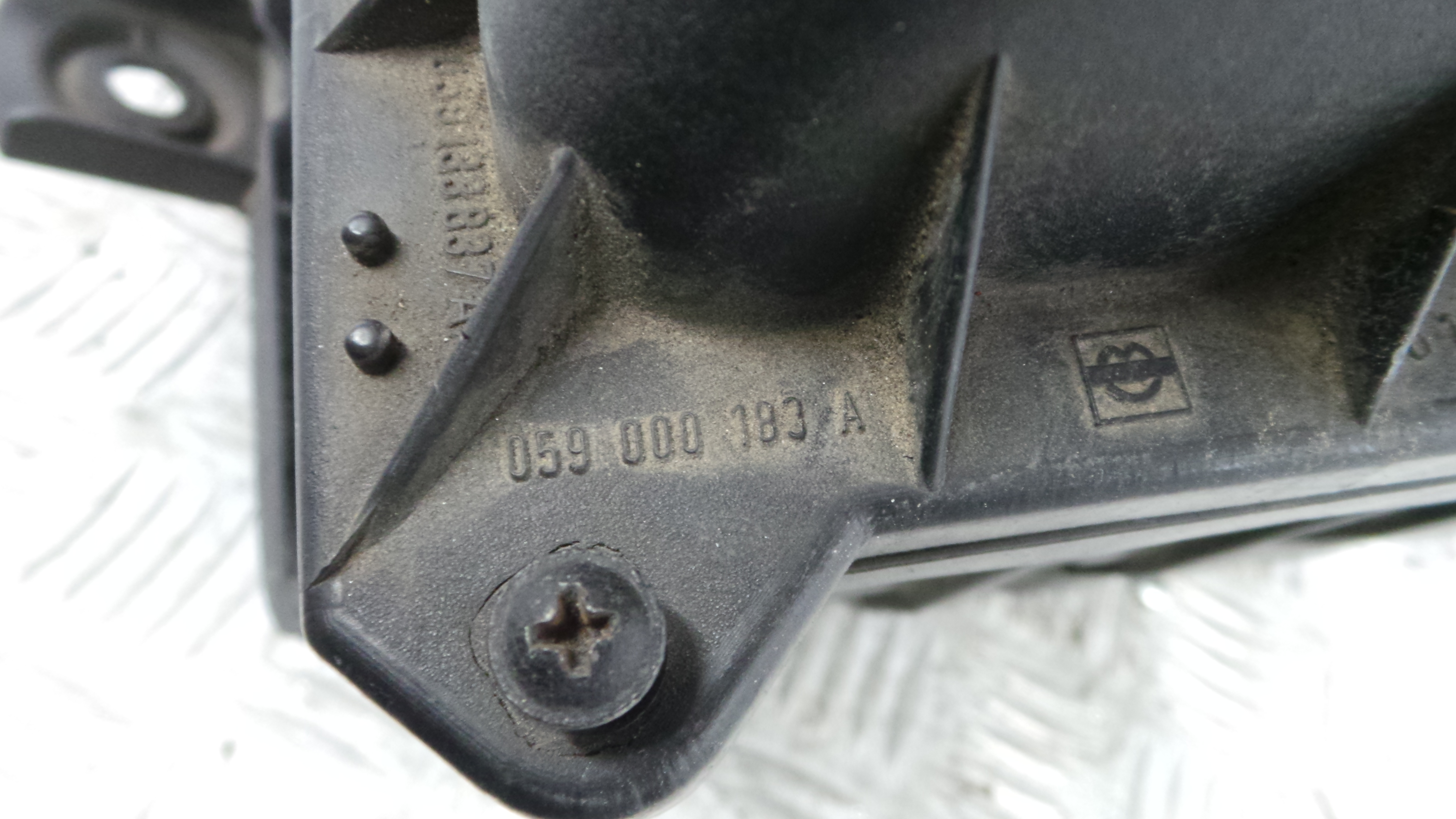 Caixa Filtro de Ar 059133835A - AUDI A4 B6 (8E2)-33658453