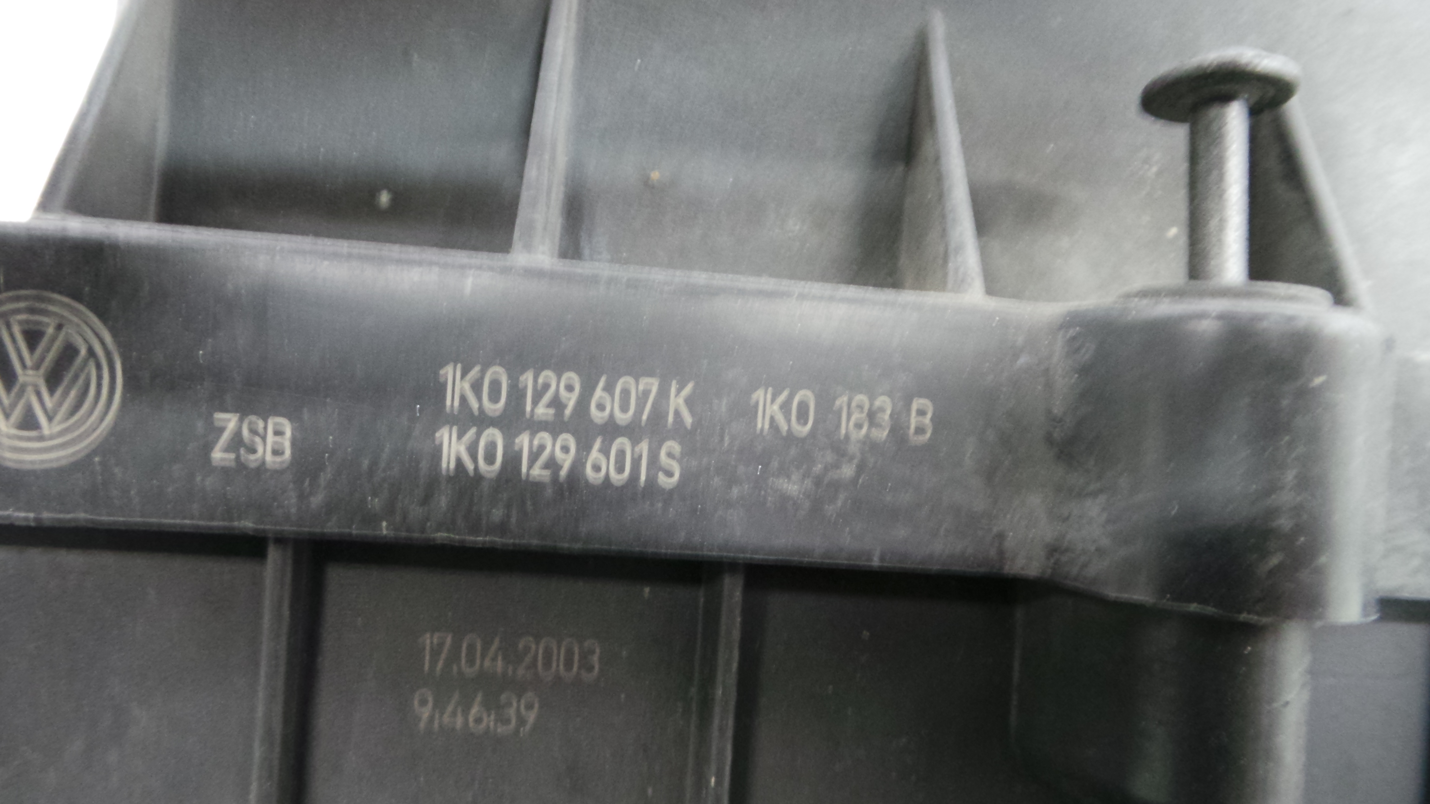 Caixa Filtro de Ar 1K0129607K - VW TOURAN (1T1, 1T2)-33658460