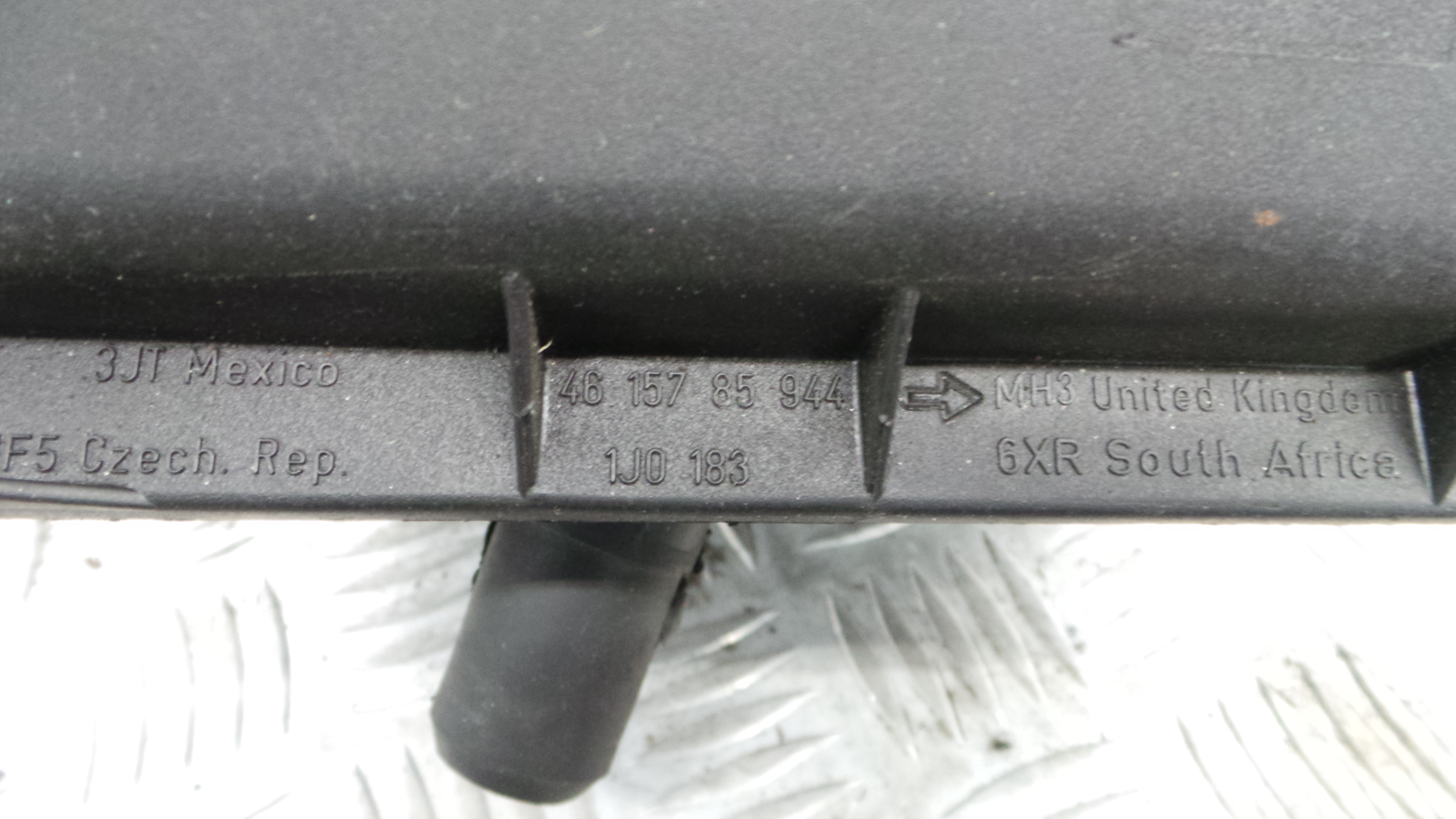 Caixa Filtro de Ar 1J0129607AE - SKODA OCTAVIA I (1U2)-33658532