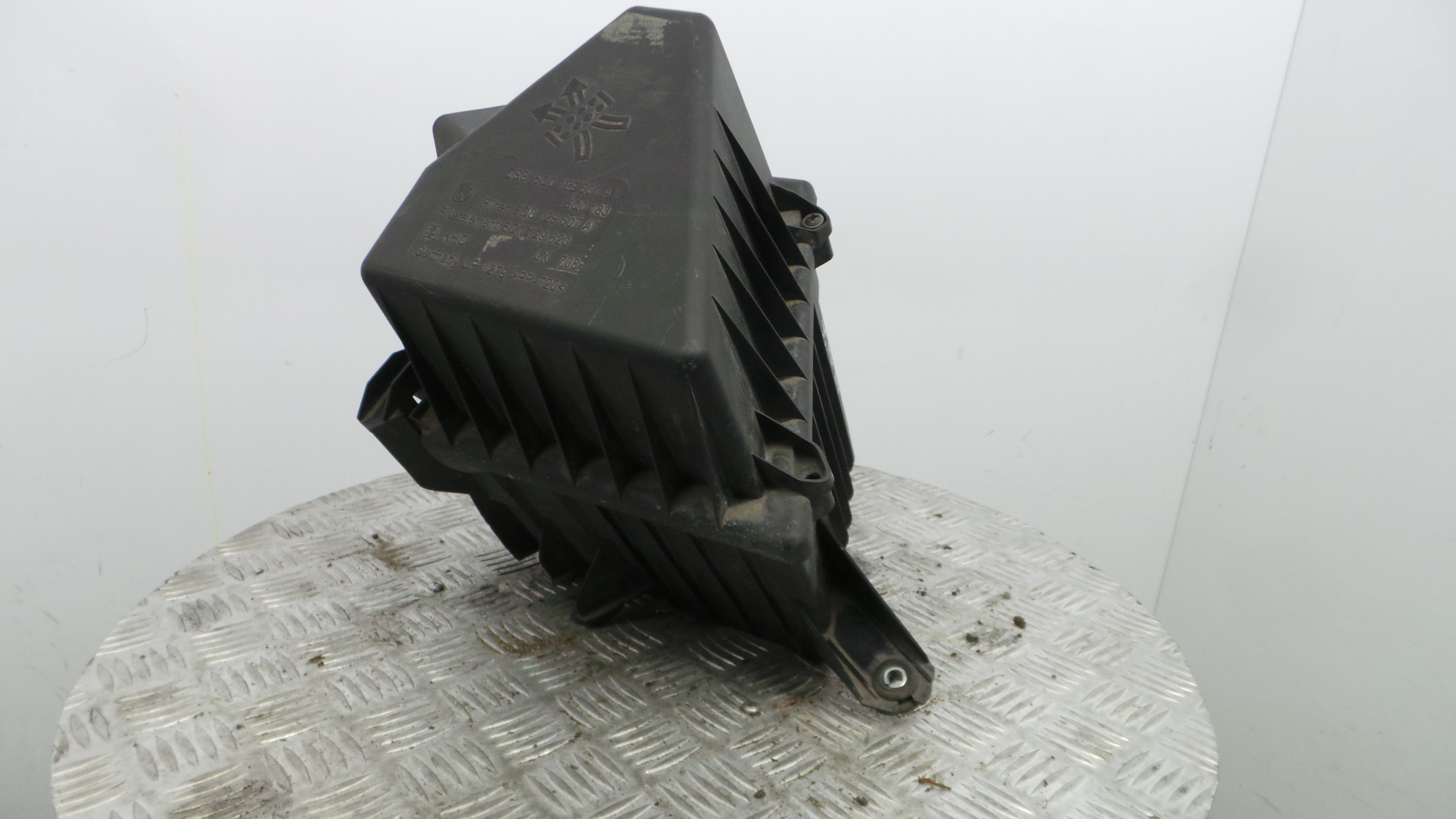 Caixa Filtro de Ar 6Q0129601AR - SEAT IBIZA IV (6J5, 6P1), IBIZA Mk IV (6J5, 6P1)-33658536