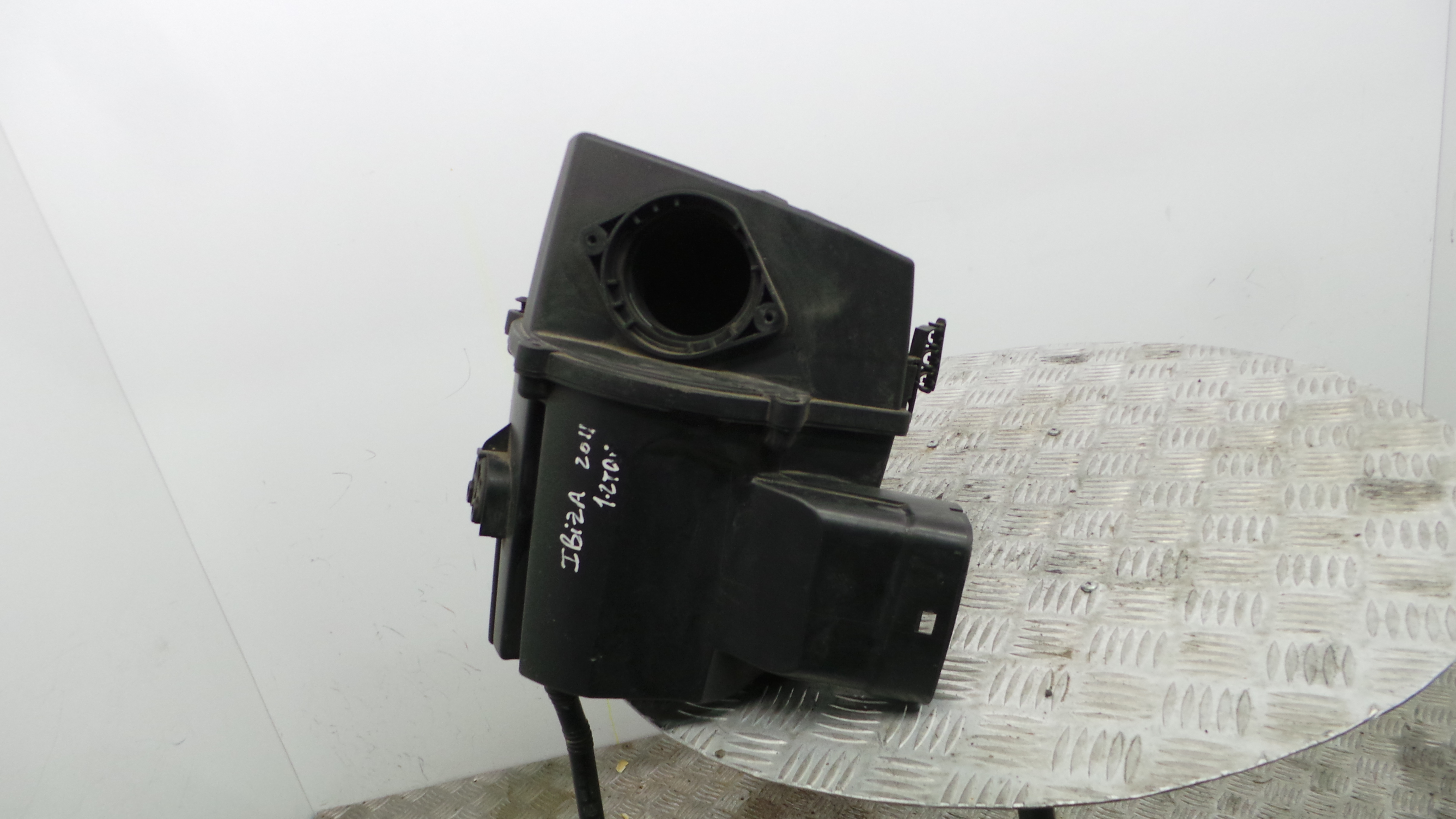 Caixa Filtro de Ar  6R0129601G - SEAT IBIZA IV (6J5, 6P1), IBIZA Mk IV (6J5, 6P1)-33658574