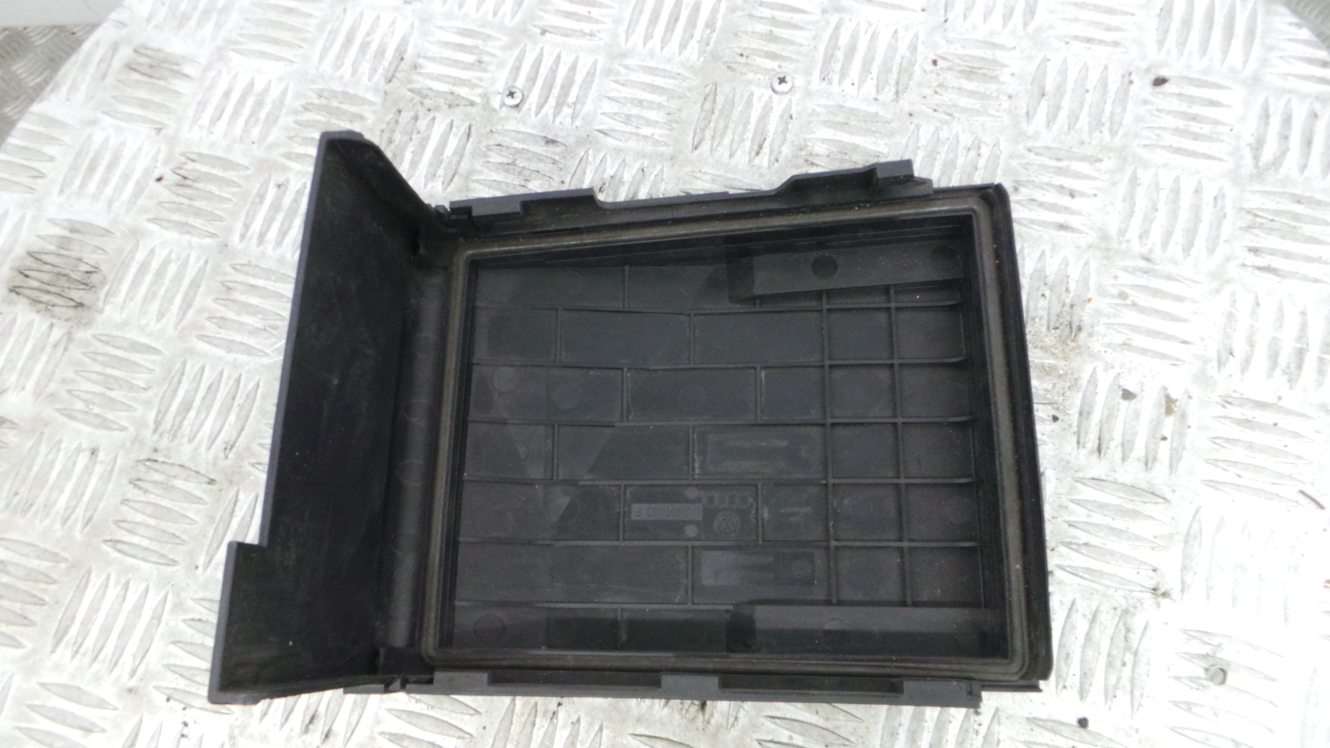 Tampa da Caixa dos Fusíveis 1K0937132F - AUDI A3 (8P1)-33659074