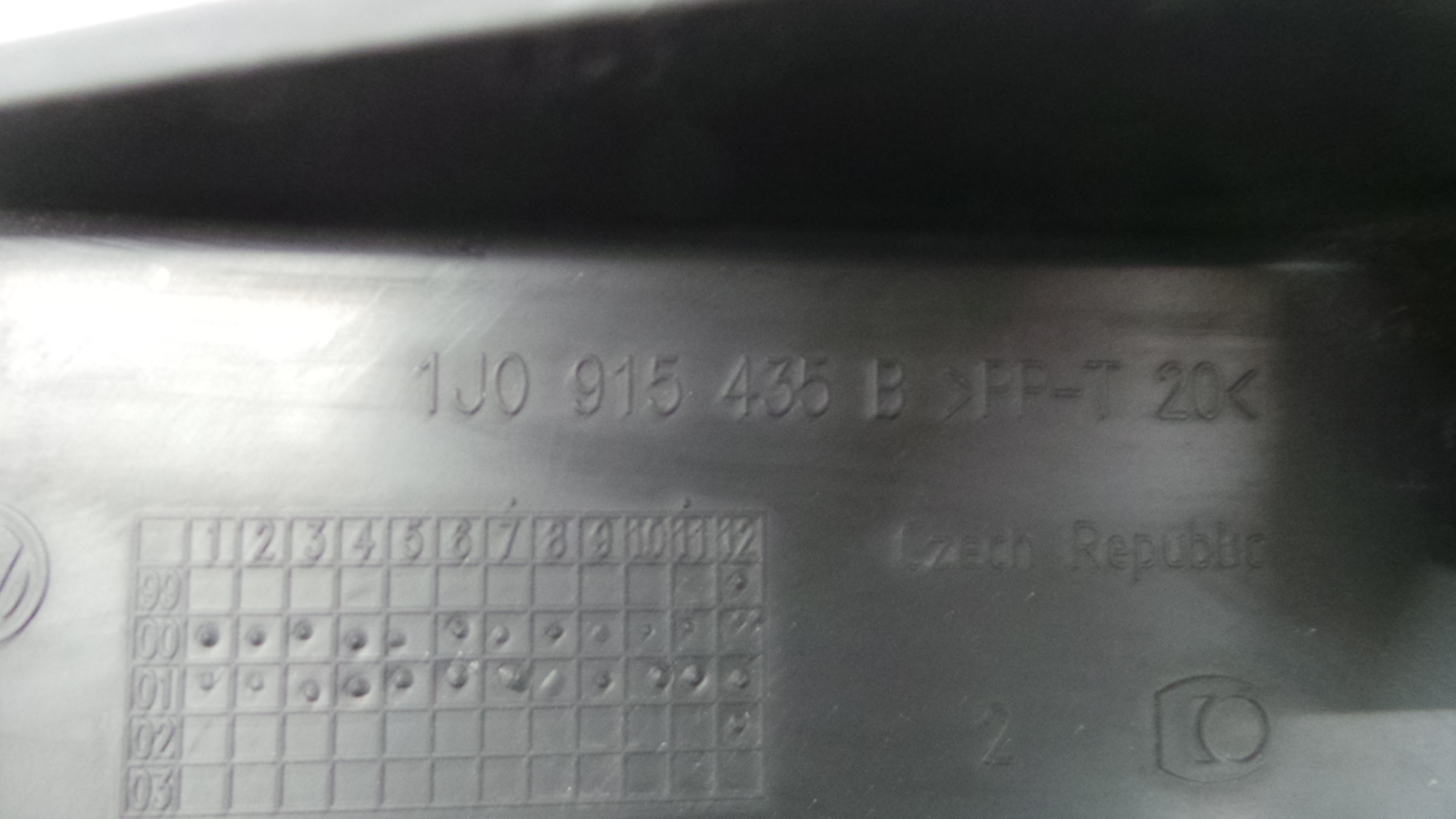 Tampa da Bateria 1J0915435B - AUDI A3 (8L1)-33659077
