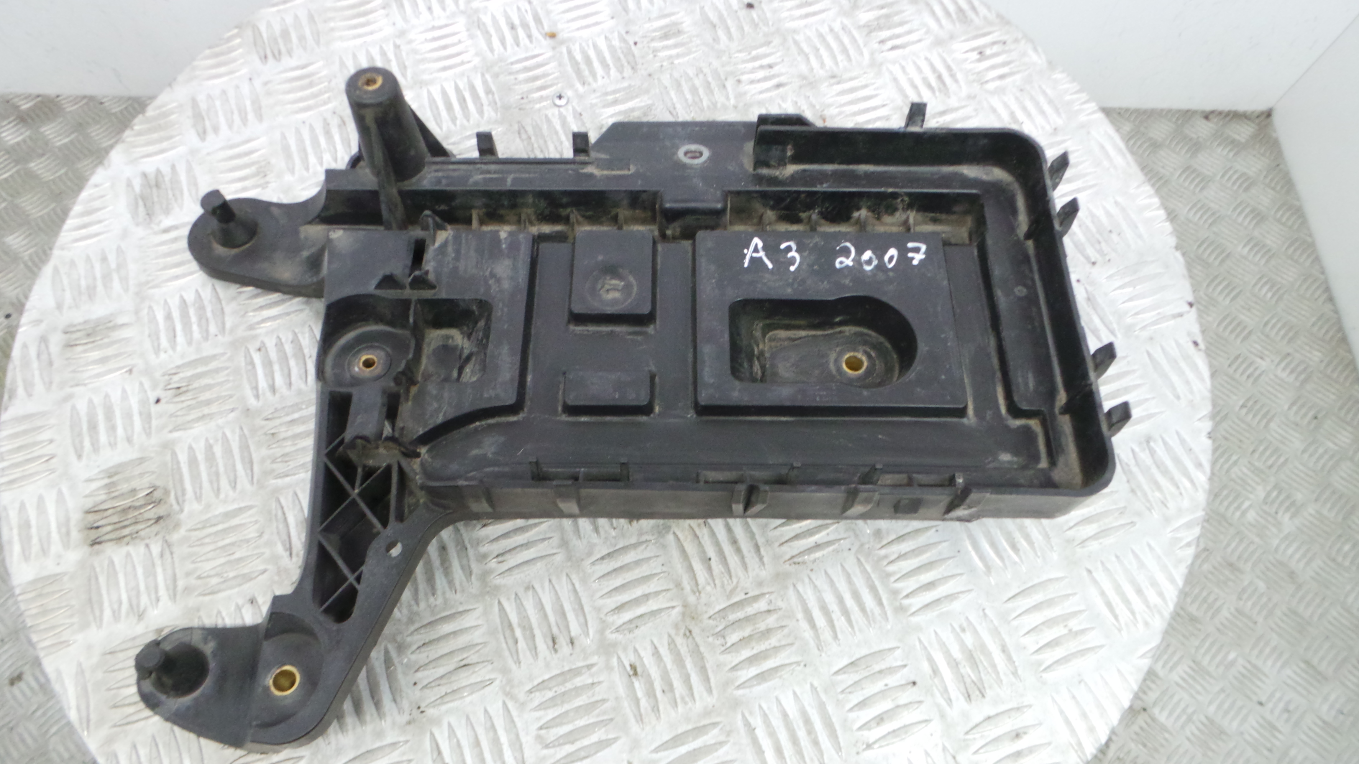Base da Bateria 1K0915333C - AUDI A3 (8P1)-33659168