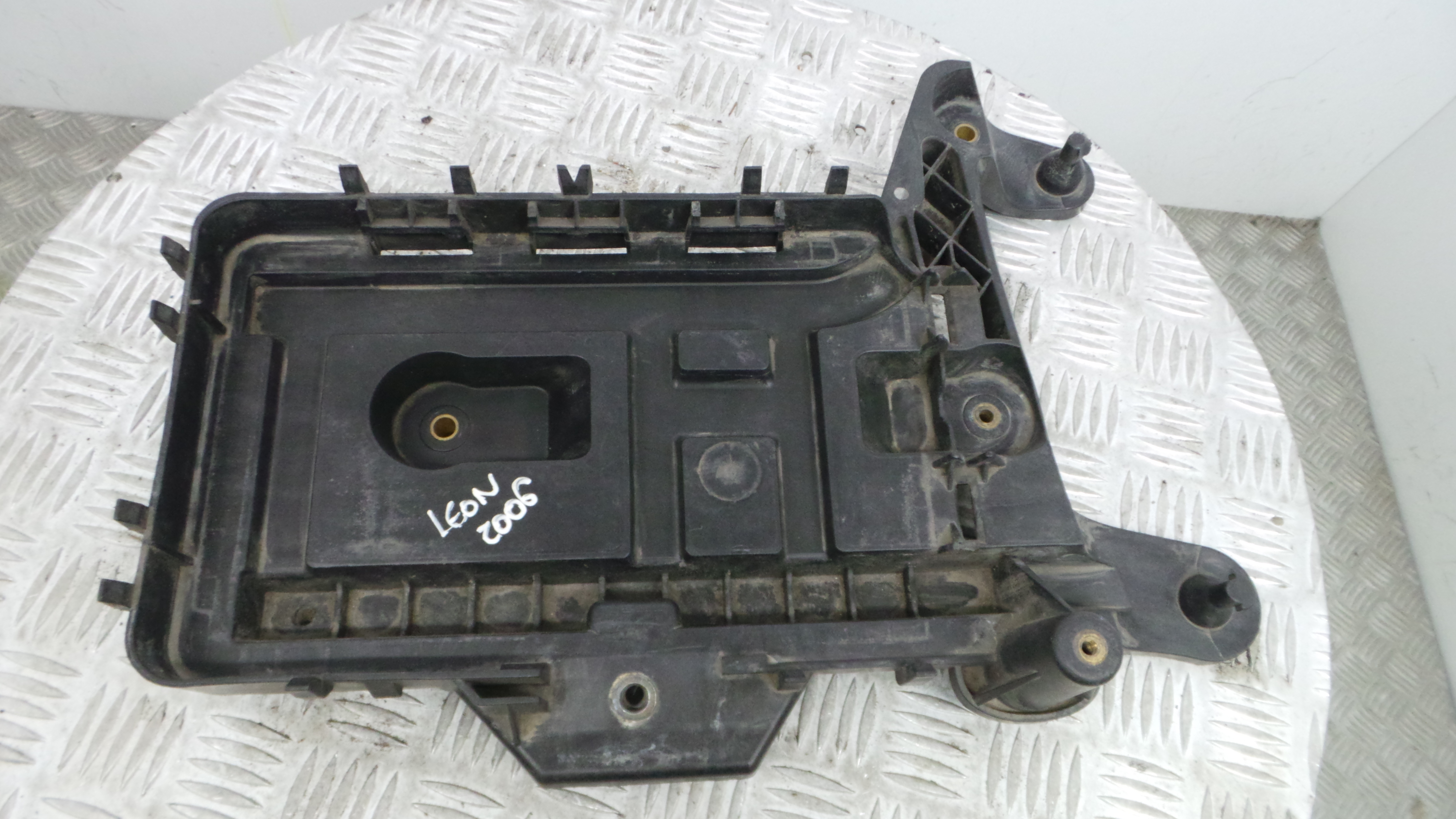 Base da Bateria 1K0915333C - SEAT LEON (1P1)-33659185