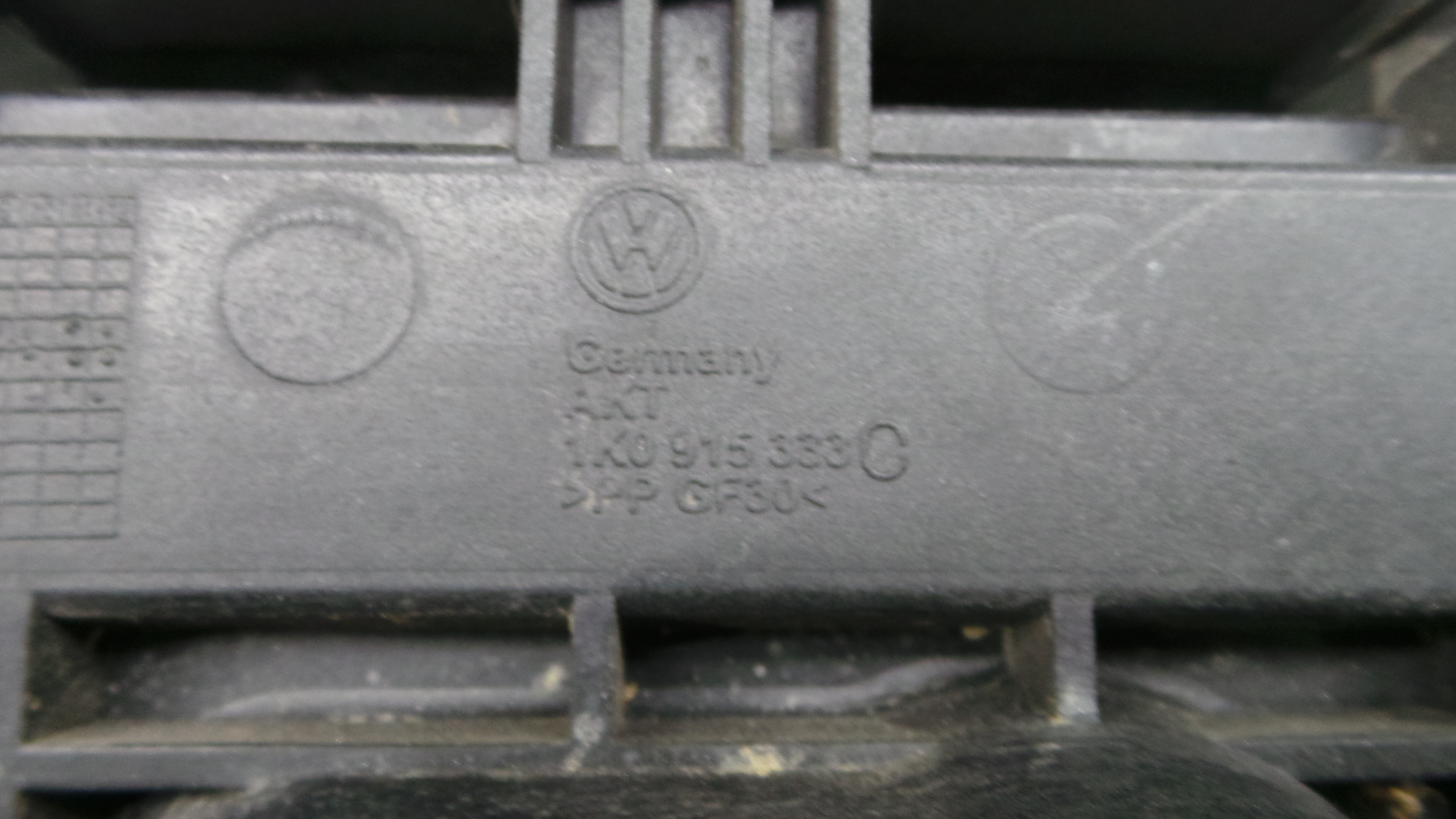 Base da Bateria 1K0915333C - SEAT LEON (1P1)-33659185