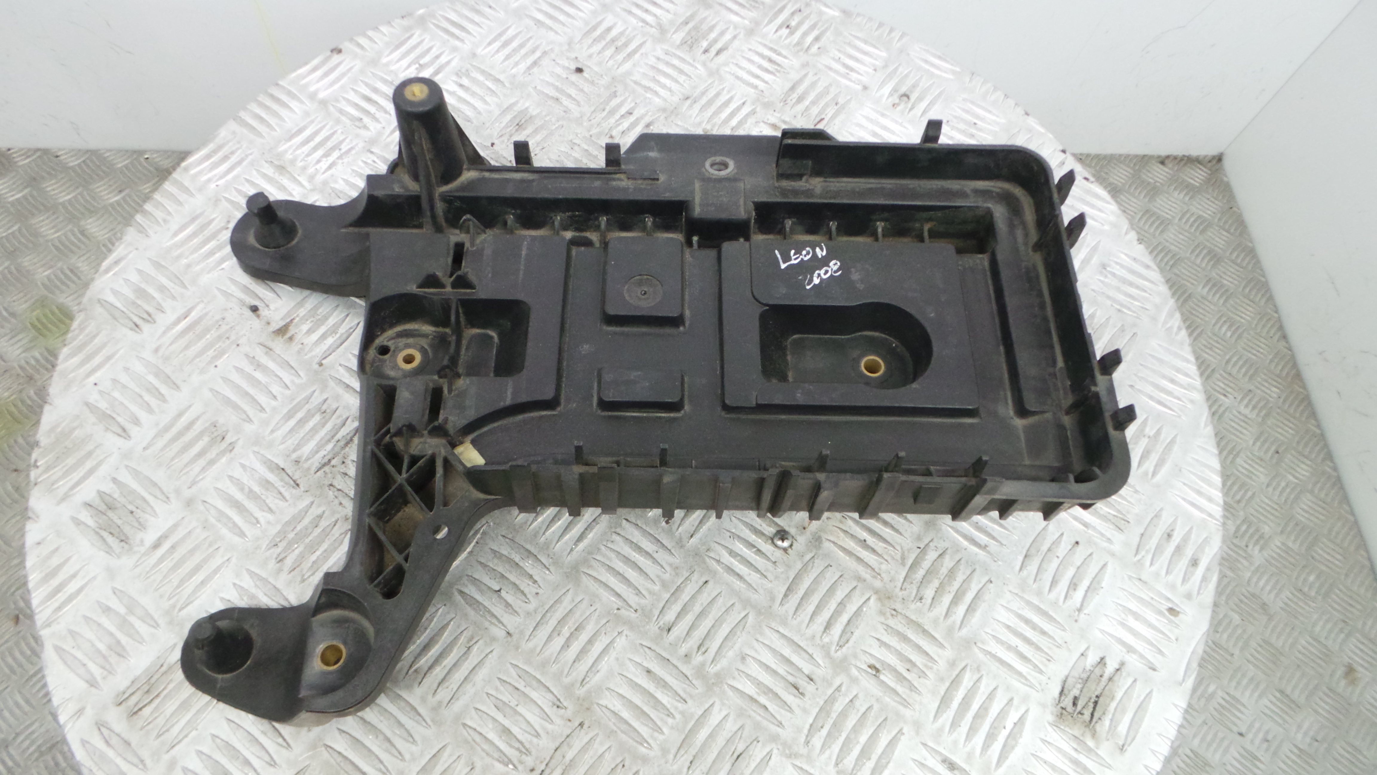Base da Bateria 1K0915333H - SEAT LEON (1P1)-33659188