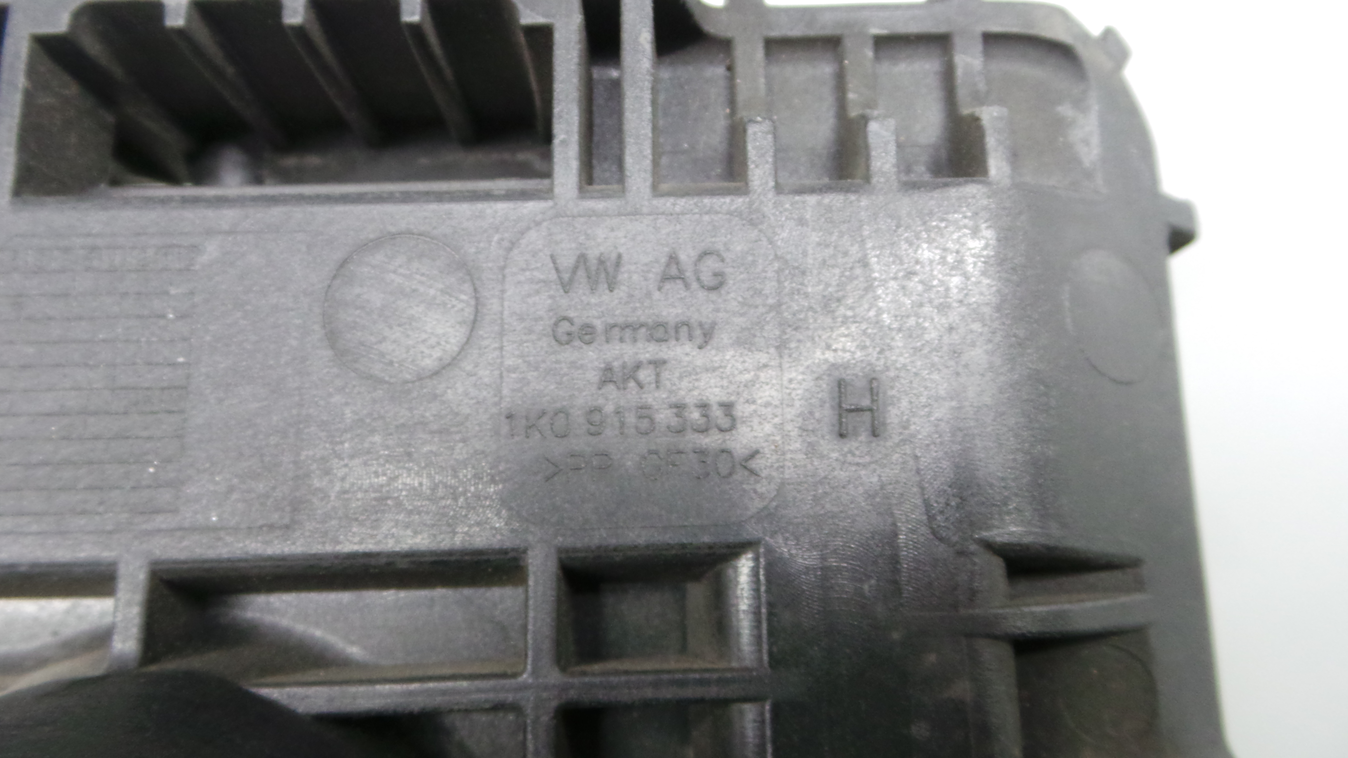 Base da Bateria 1K0915333H - SEAT LEON (1P1)-33659188