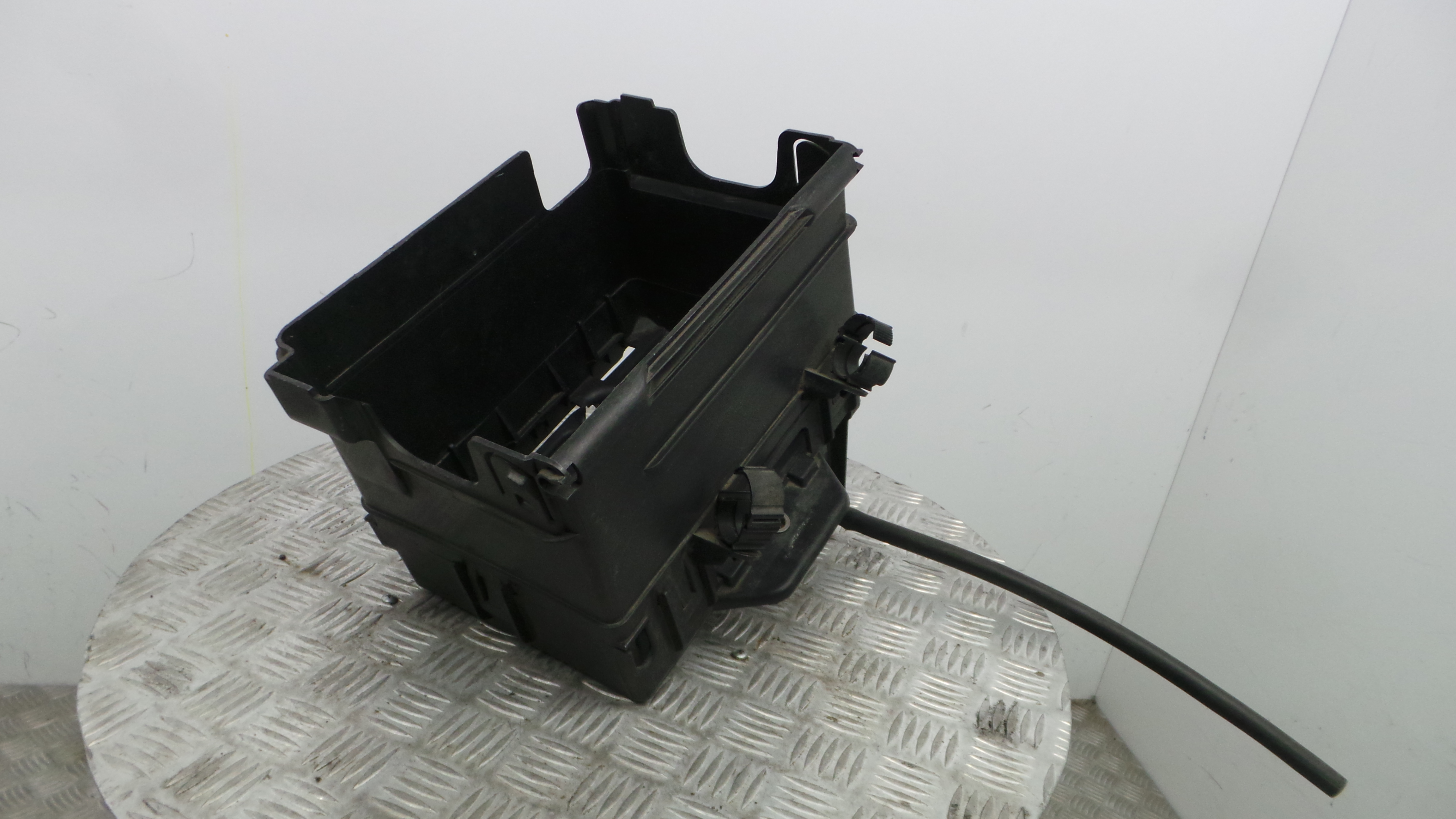 Base da Bateria 6Q0915331 - VW POLO (9N_, 9A_)-33659194 Base da Bateria 6Q0915331 - VW POLO (9N_, 9A_)-33659194