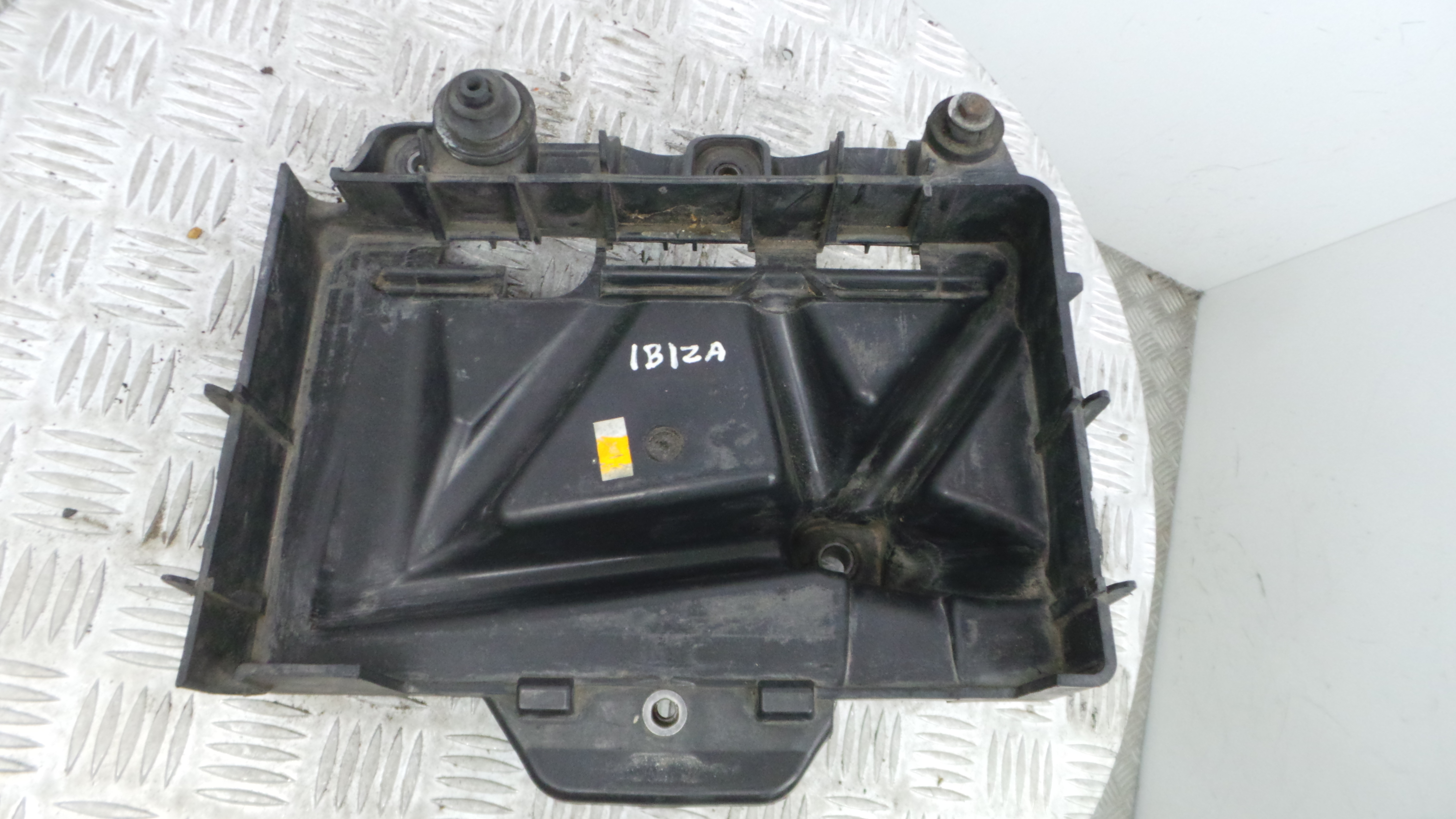 Base da Bateria 6Q0915331D - SEAT IBIZA IV (6J5, 6P1), IBIZA Mk IV (6J5, 6P1)-33659208