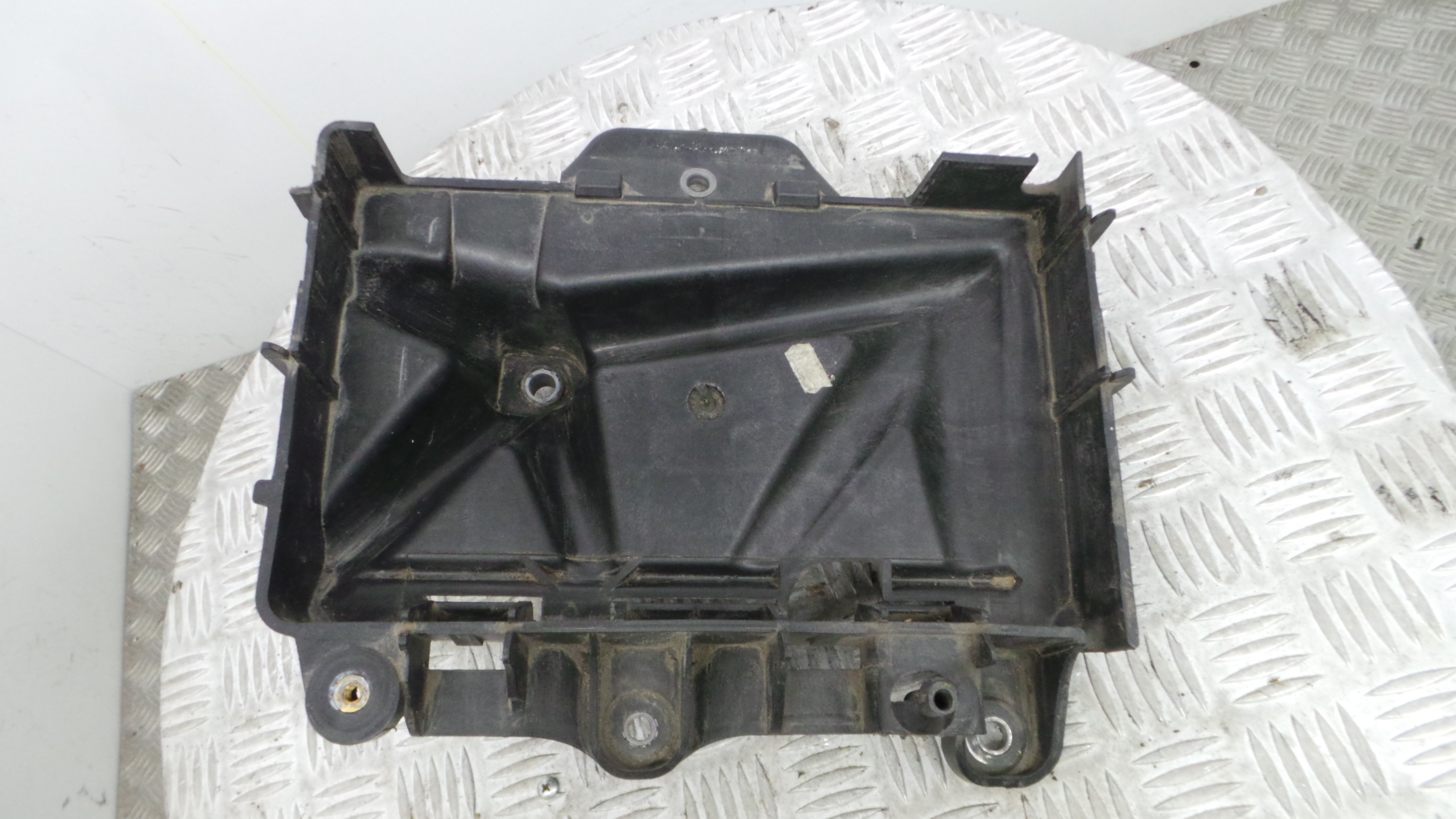 Base da Bateria 6Q0915331D - SEAT IBIZA IV (6J5, 6P1), IBIZA Mk IV (6J5, 6P1)-33659211