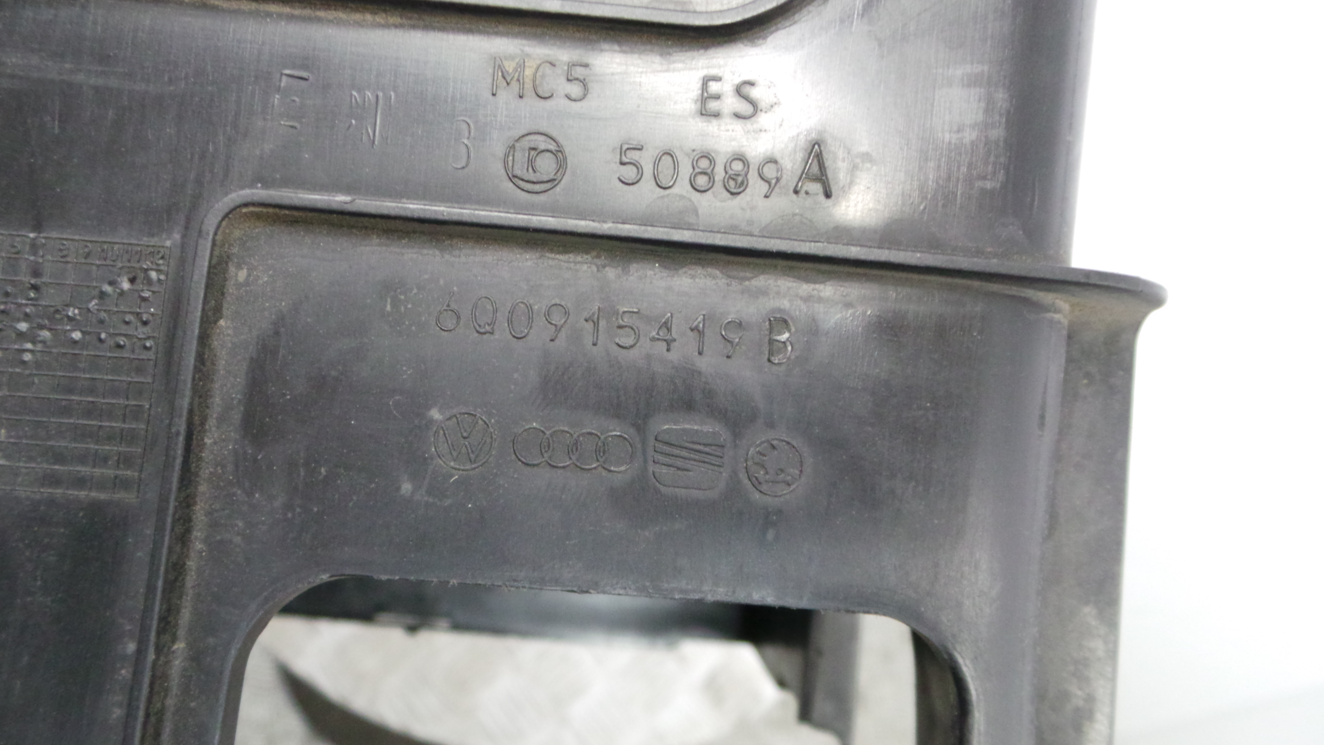 Base da Bateria 6Q0915331D - VW POLO (9N_, 9A_)-33659217