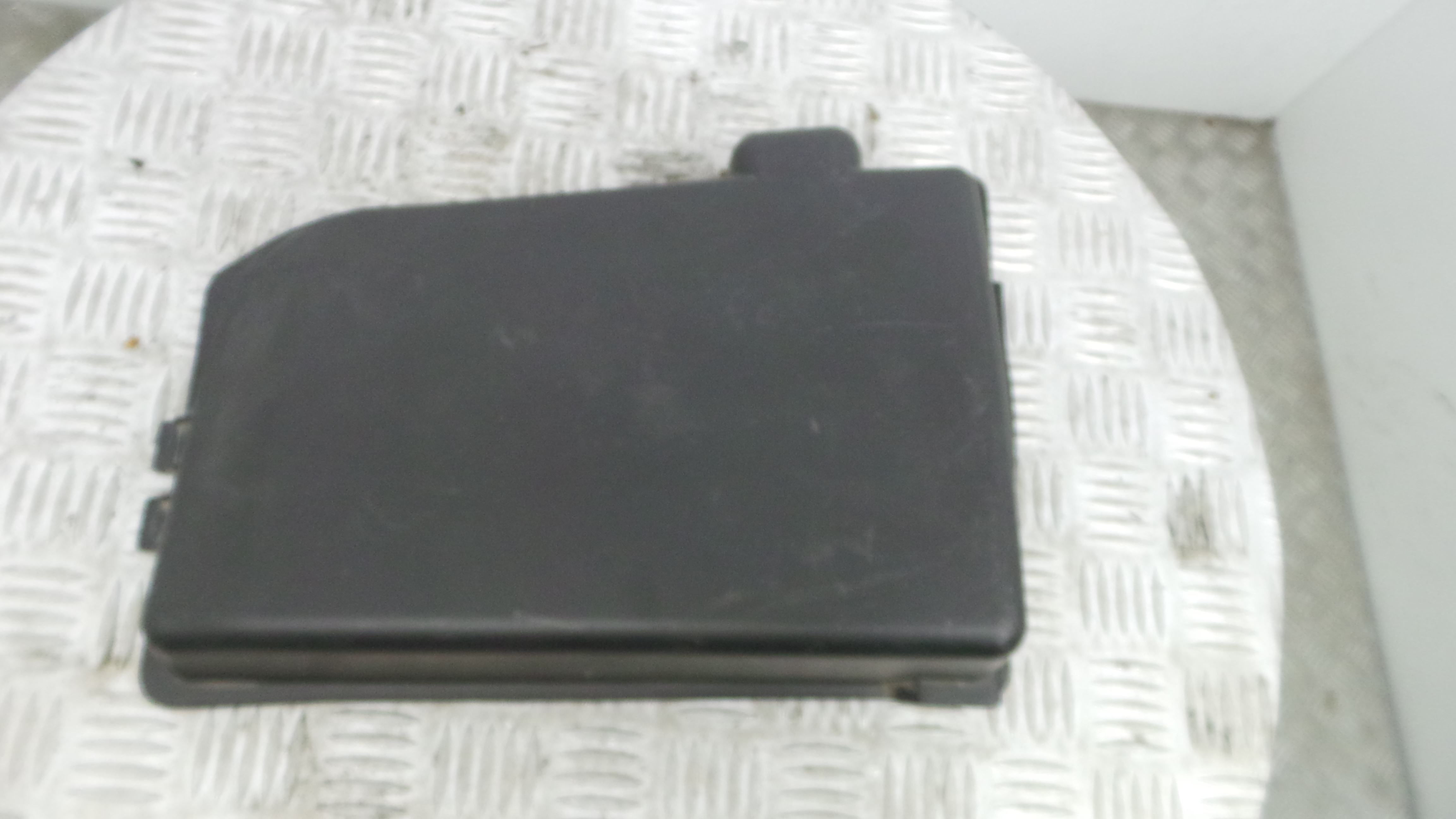 Tampa da Bateria 6Q0915429B - VW POLO (9N_, 9A_)-33659227 Tampa da Bateria 6Q0915429B - VW POLO (9N_, 9A_)-33659227