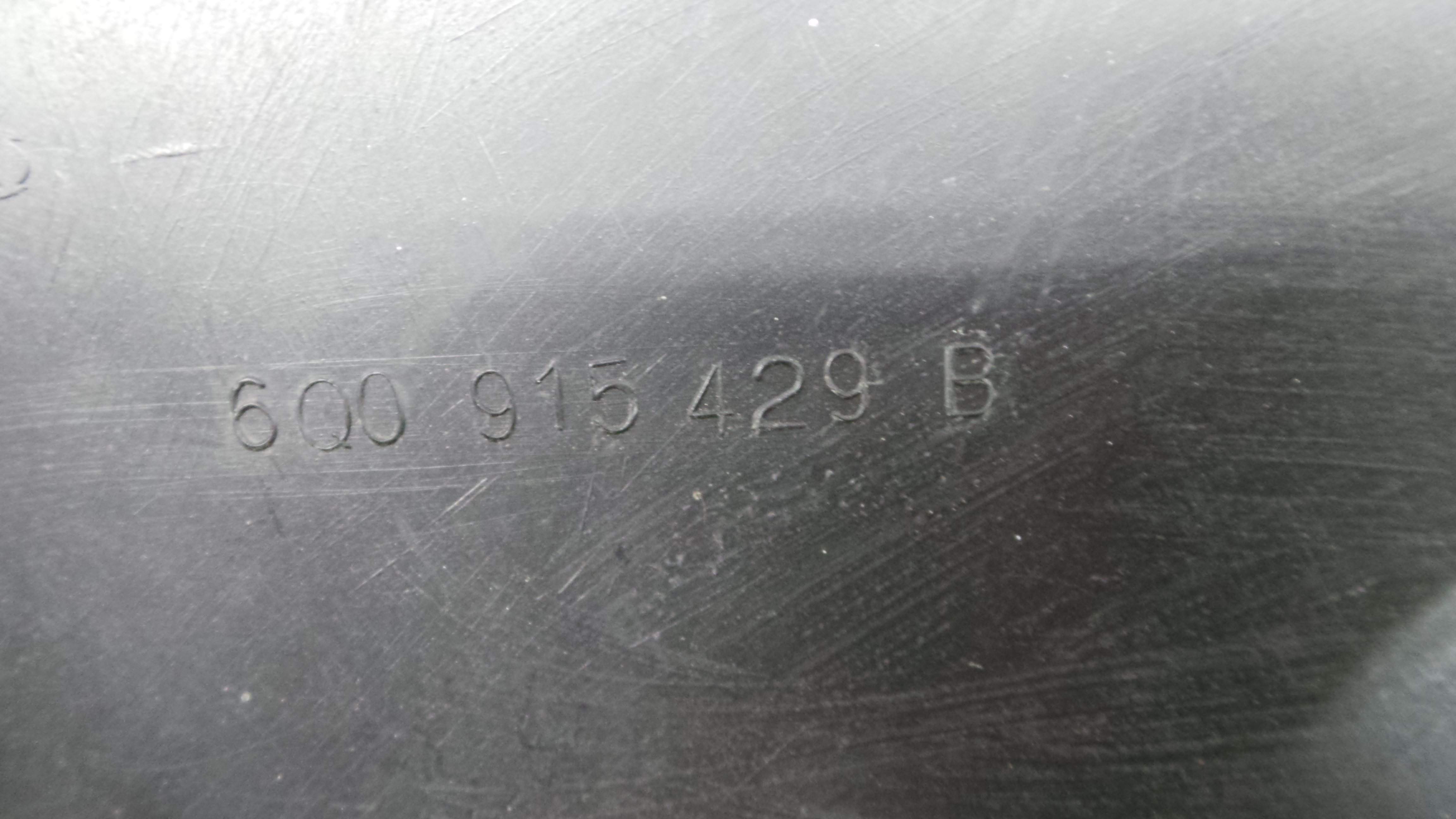 Tampa da Bateria 6Q0915429B - VW POLO (9N_, 9A_)-33659227