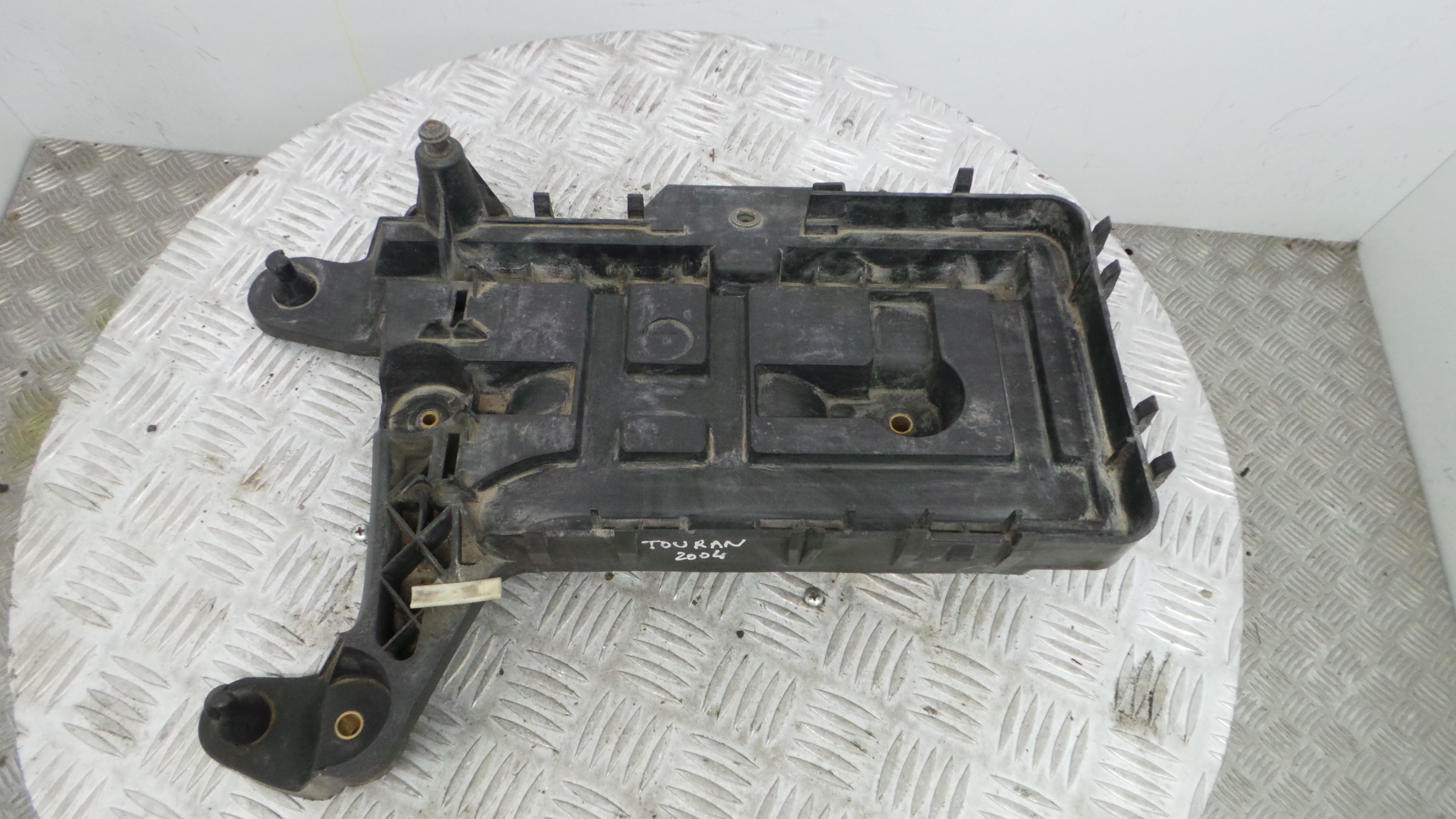 Base da Bateria 1K0915333B - VW TOURAN (1T1, 1T2)-33659256 Base da Bateria 1K0915333B - VW TOURAN (1T1, 1T2)-33659256