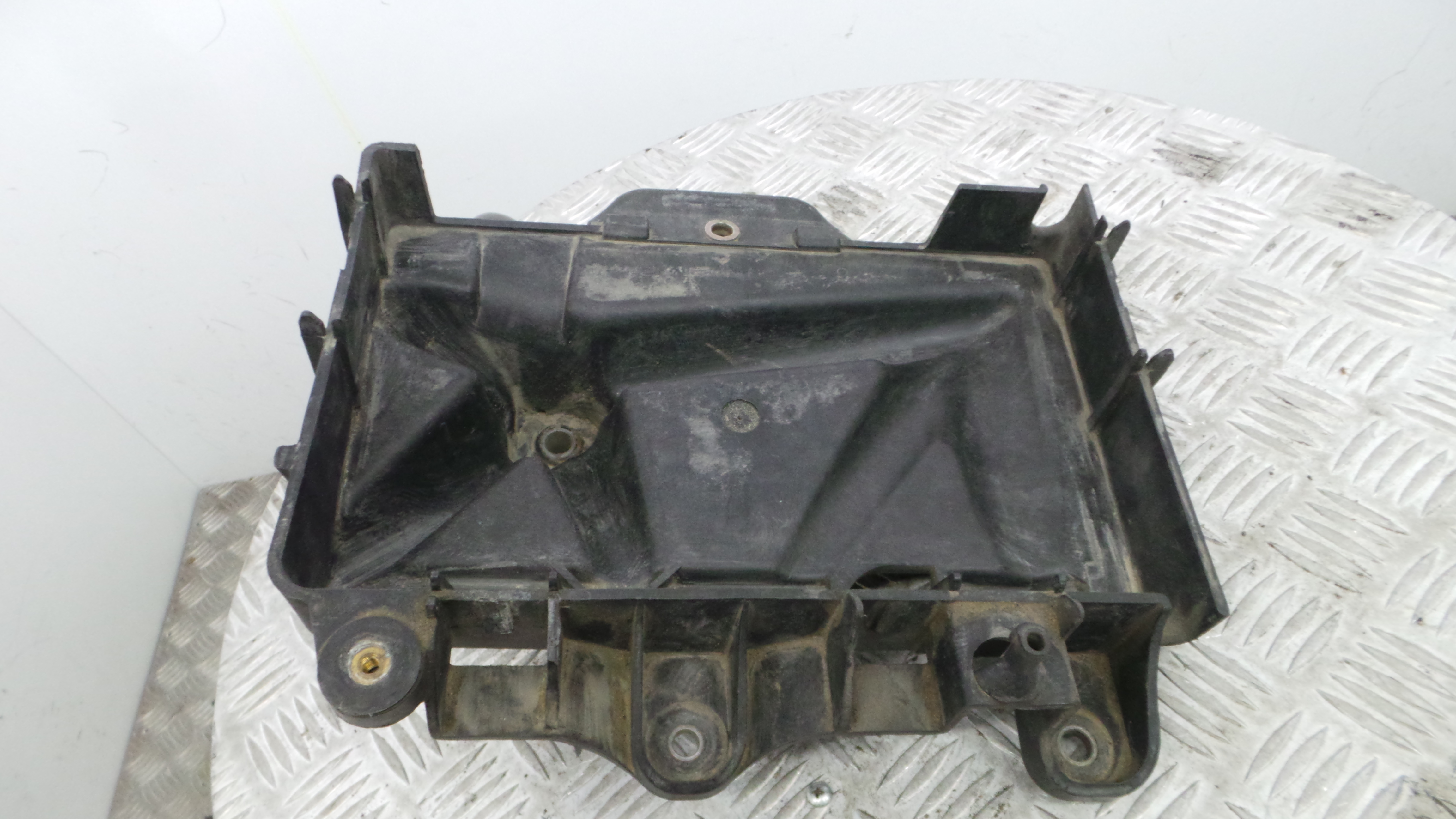 Base da Bateria 6Q0915331D - VW POLO (9N_, 9A_)-33659267 Base da Bateria 6Q0915331D - VW POLO (9N_, 9A_)-33659267