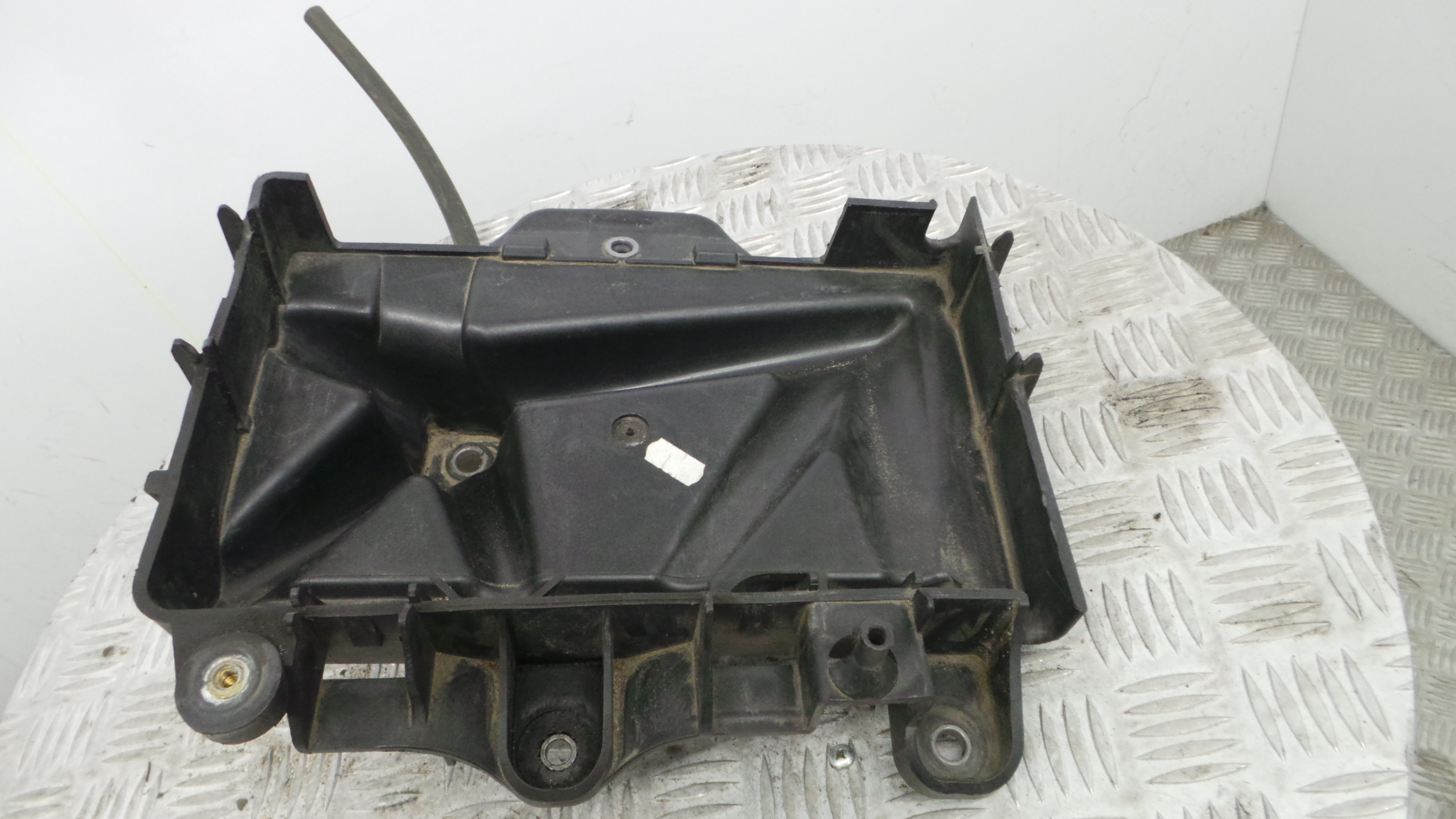 Base da Bateria 6Q0915331D - VW POLO (9N_, 9A_)-33659282 Base da Bateria 6Q0915331D - VW POLO (9N_, 9A_)-33659282