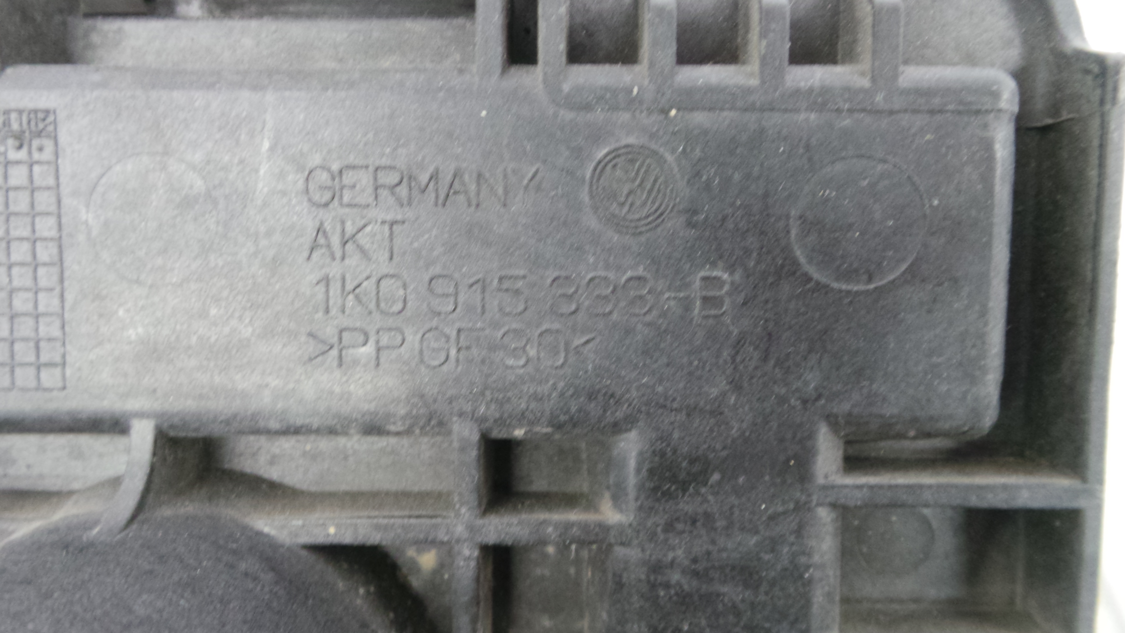 Base da Bateria 1K0915333B - AUDI A3 (8P1)-33659297