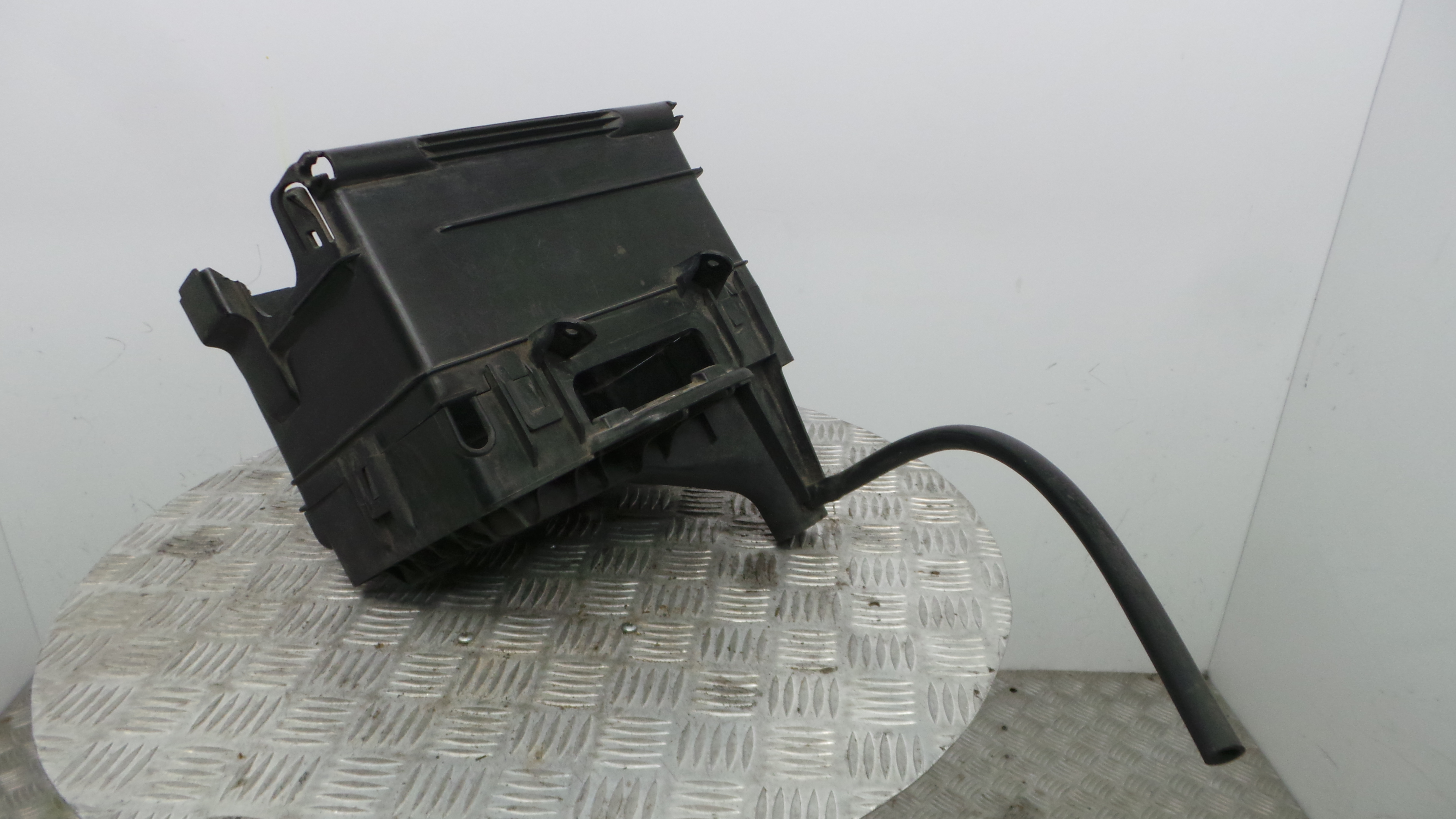 Base da Bateria 6Q0915331 - VW POLO (9N_, 9A_)-33659307 Base da Bateria 6Q0915331 - VW POLO (9N_, 9A_)-33659307