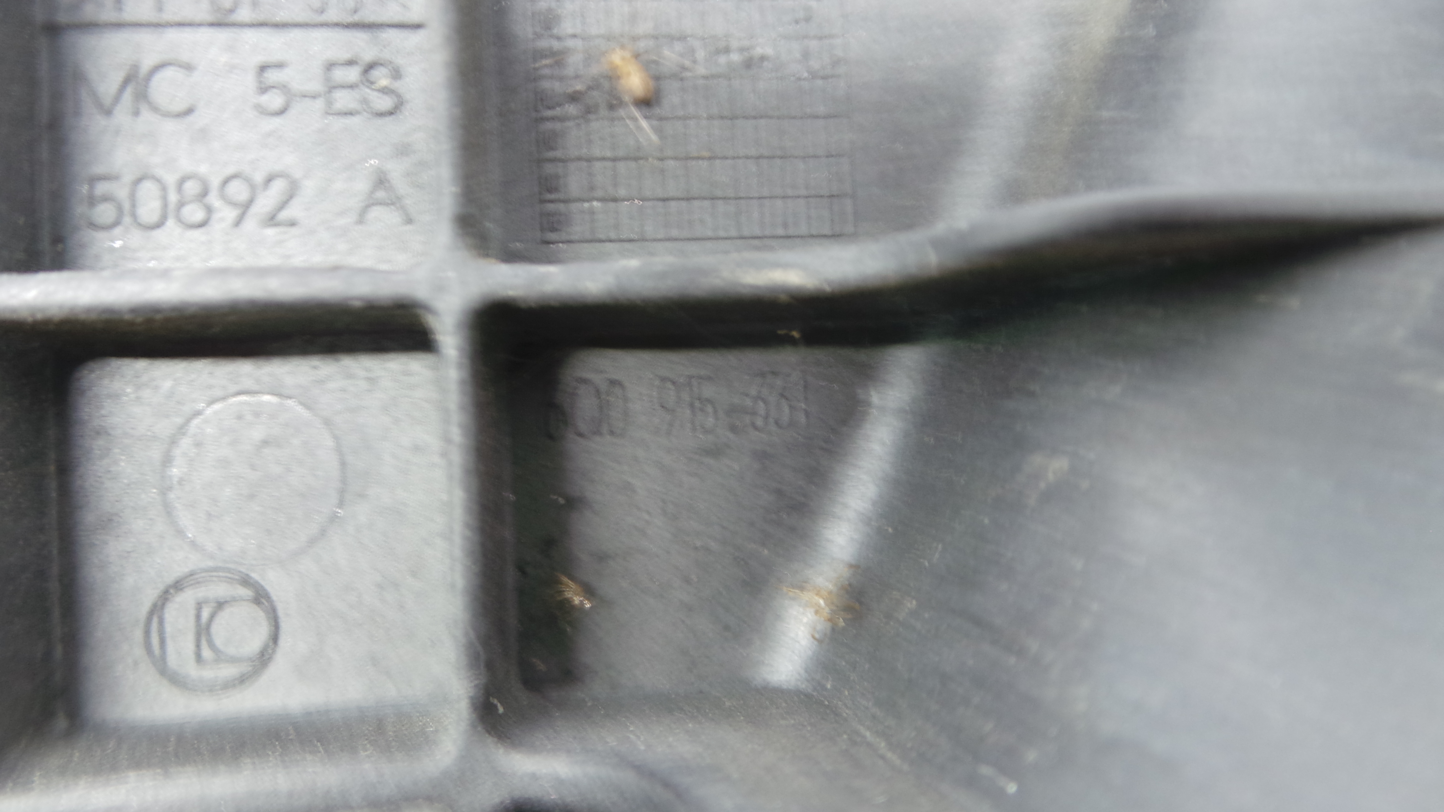 Base da Bateria 6Q0915331 - VW POLO (9N_, 9A_)-33659307