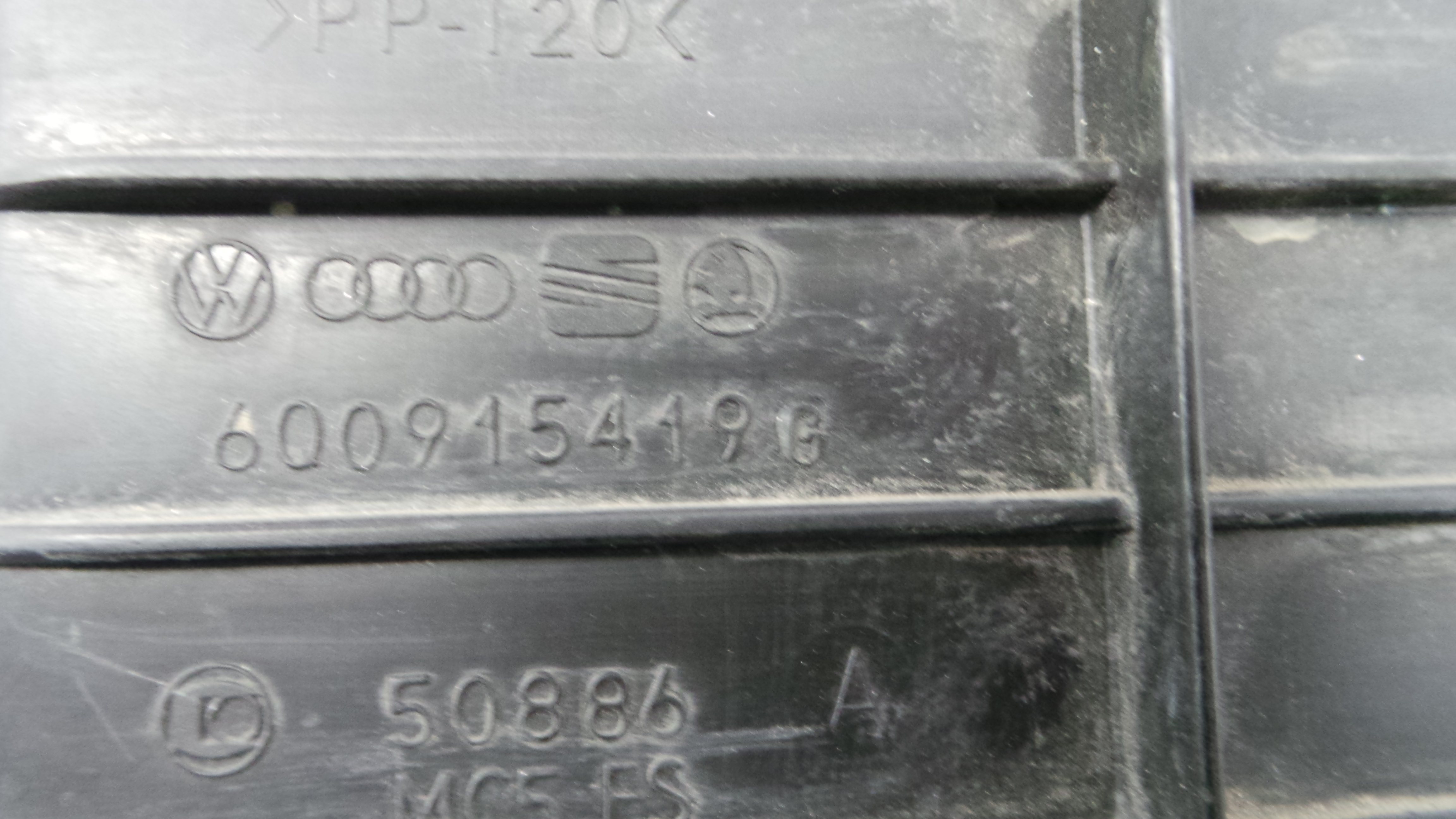 Base da Bateria 6Q0915331 - VW POLO (9N_, 9A_)-33659307