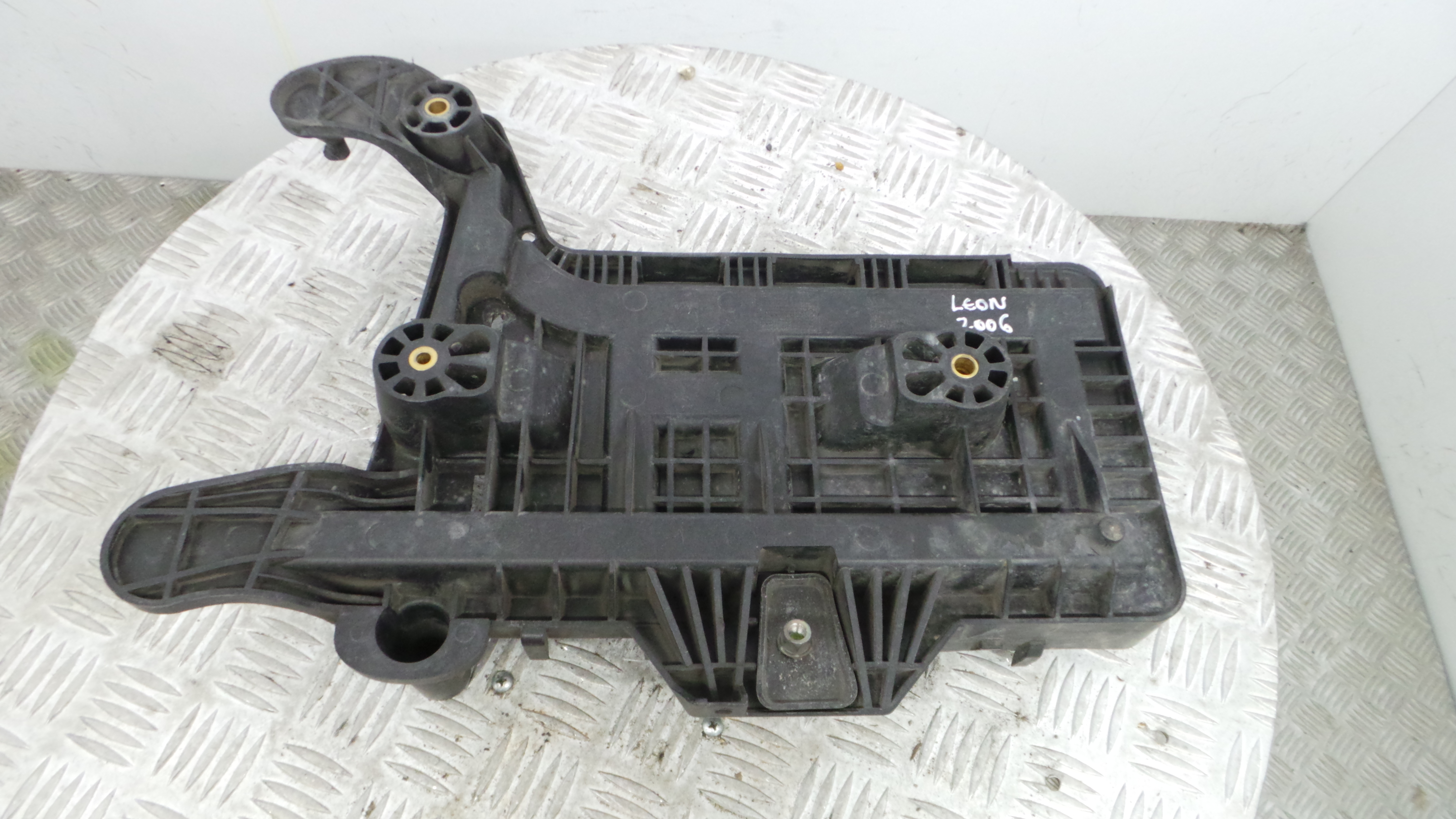Base da Bateria 1K0915333C - SEAT LEON (1P1)-33659322