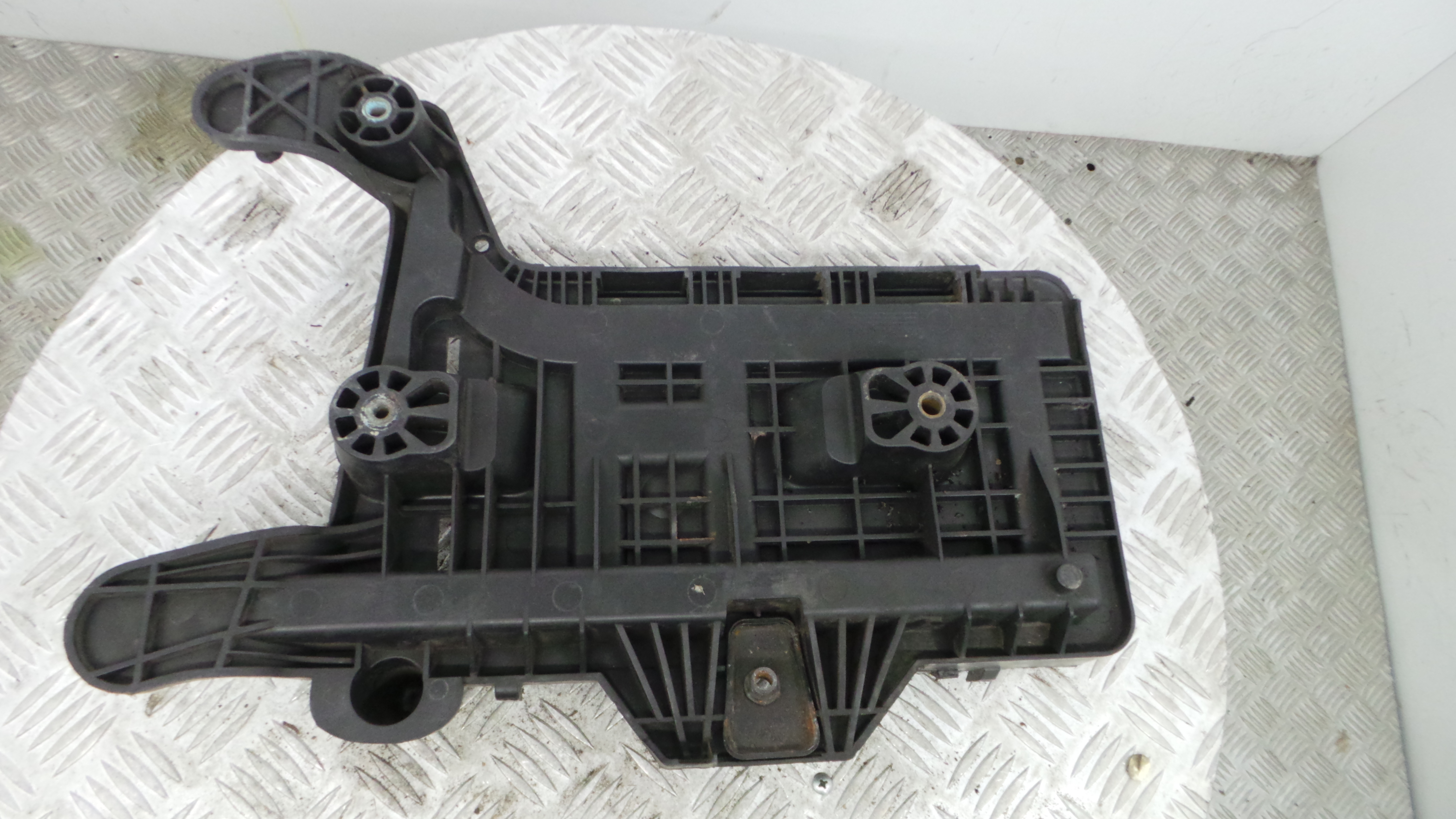 Base da Bateria 1K0915333C - VW PASSAT B6 (3C2)-33659331