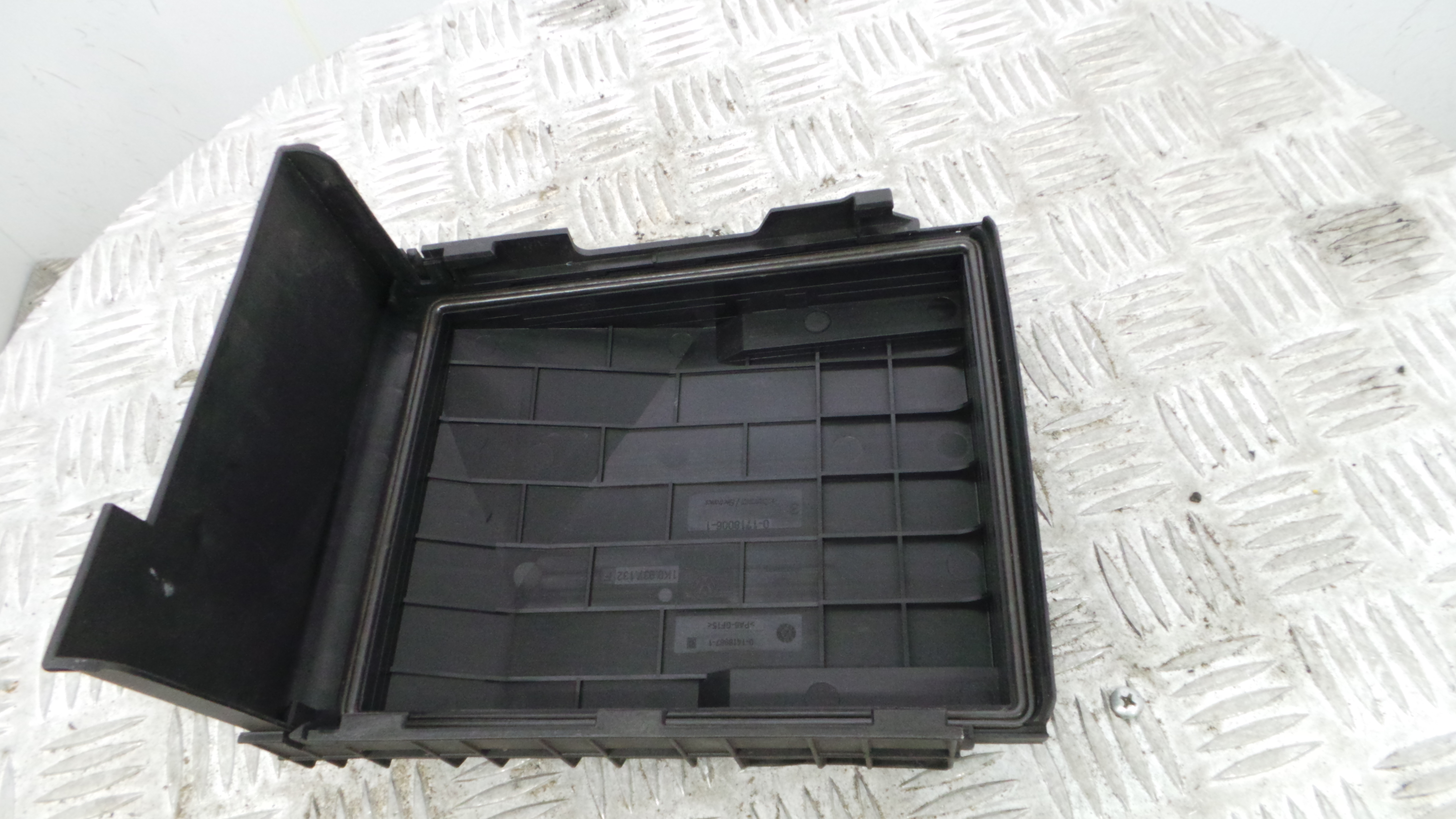 Tampa da Caixa dos Fusíveis 1K0937132F - SEAT LEON (1P1)-34027413