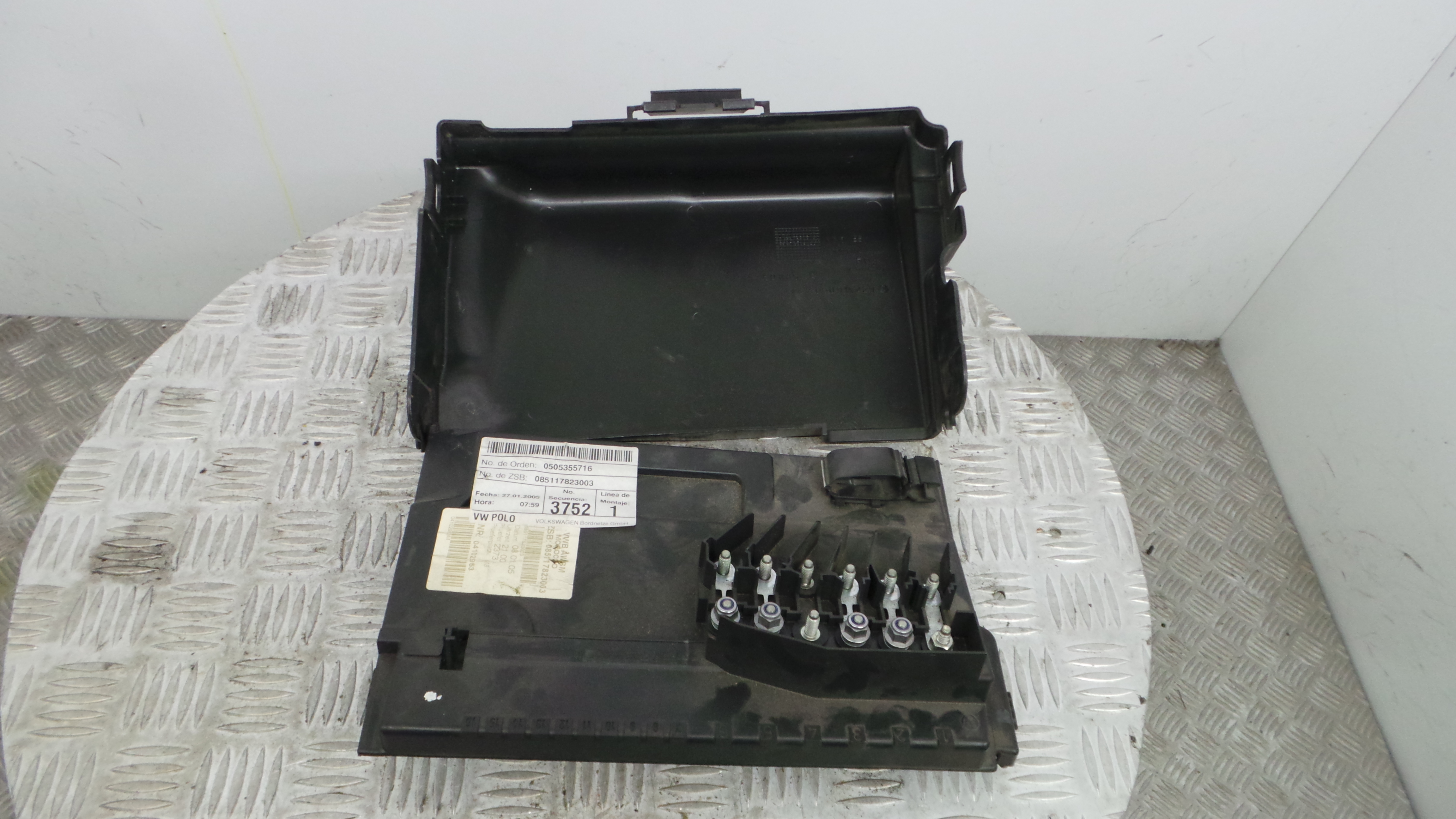 Tampa da Caixa dos Fusíveis 6Q0937550F - VW POLO (9N_, 9A_)-34029891