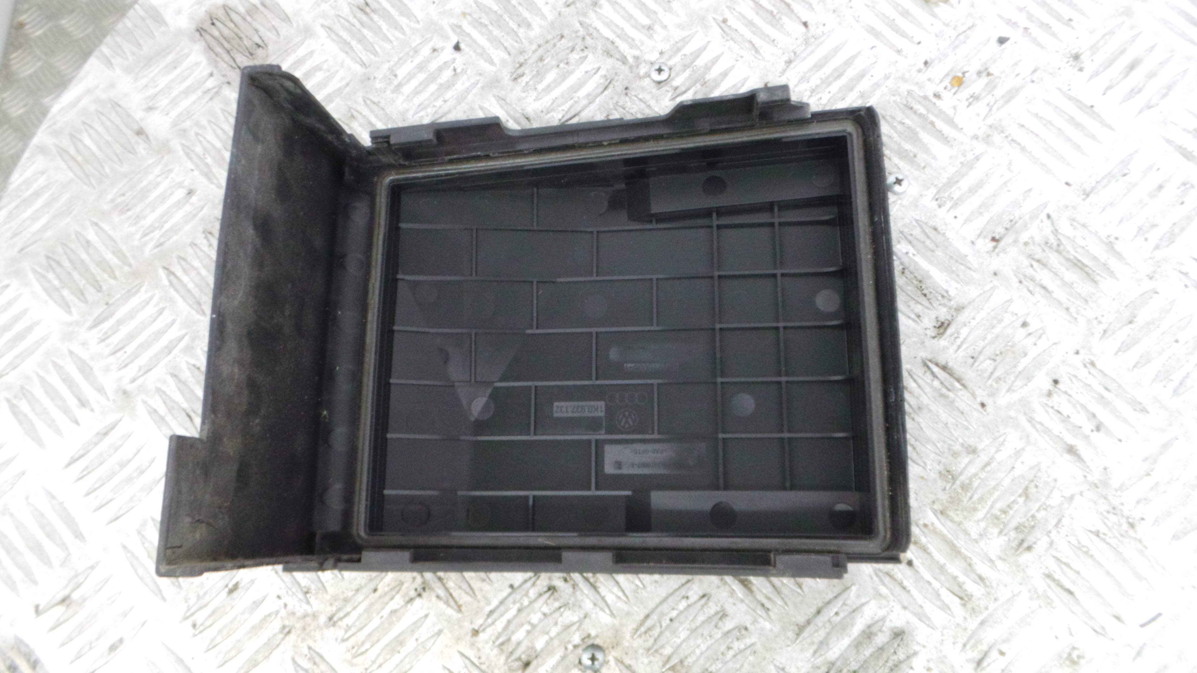 Tampa da Caixa dos Fusíveis 1K0937132F - SEAT ALTEA (5P1)-34033175