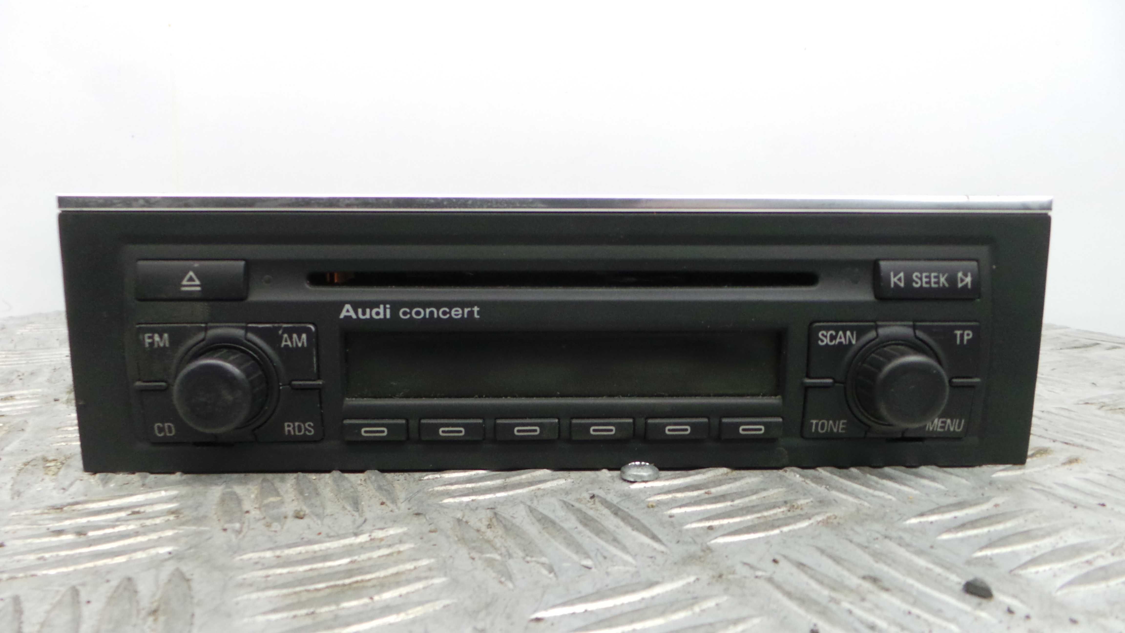 Auto-rádios 8E0035186 - AUDI A3 (8P1)-34219094