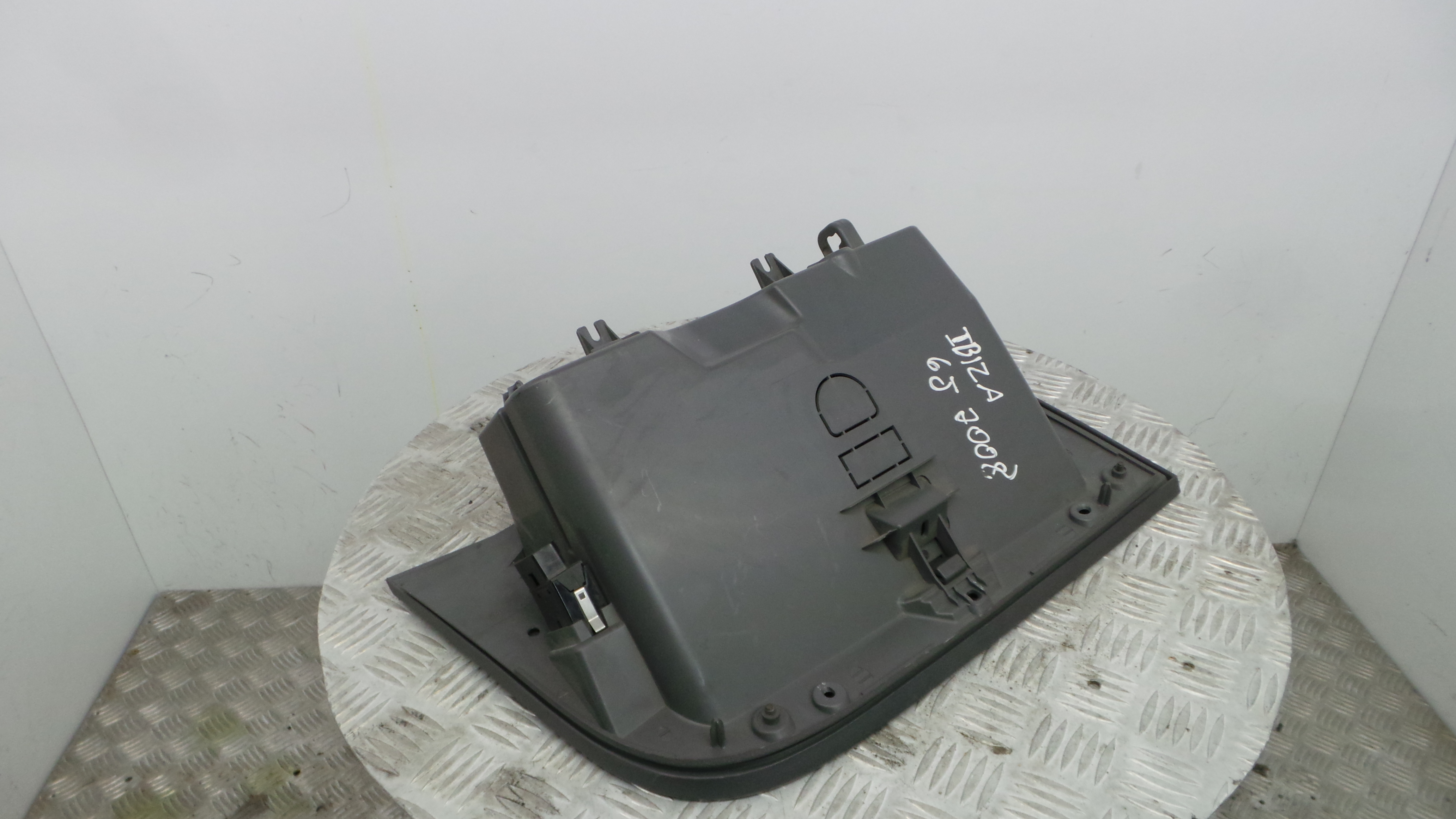 Porta Luvas  6J1857103 - SEAT IBIZA IV (6J5, 6P1), IBIZA Mk IV (6J5, 6P1)-34919771