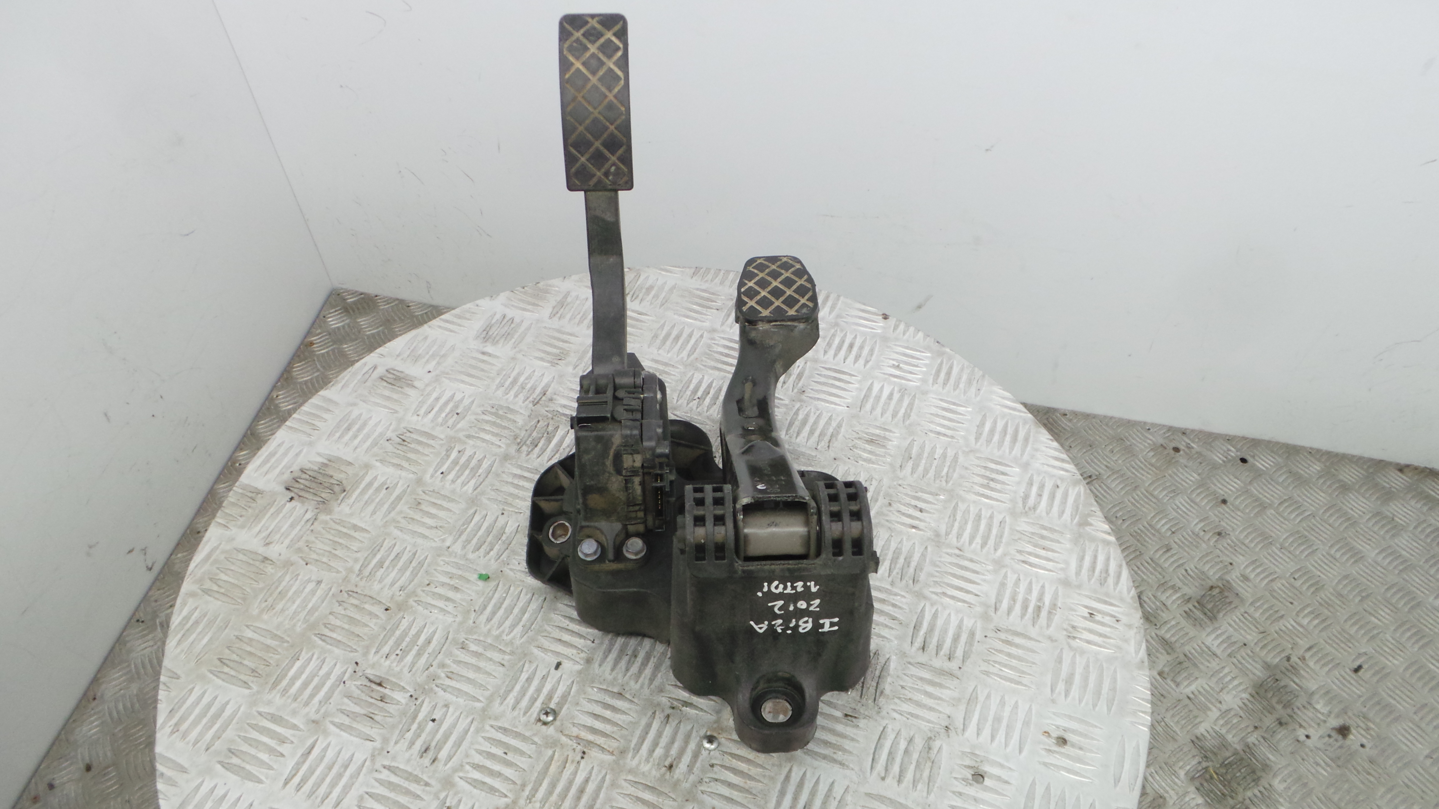 Pedal do Travão 6R1721058 - SEAT IBIZA IV (6J5, 6P1), IBIZA Mk IV (6J5, 6P1)-35052156
