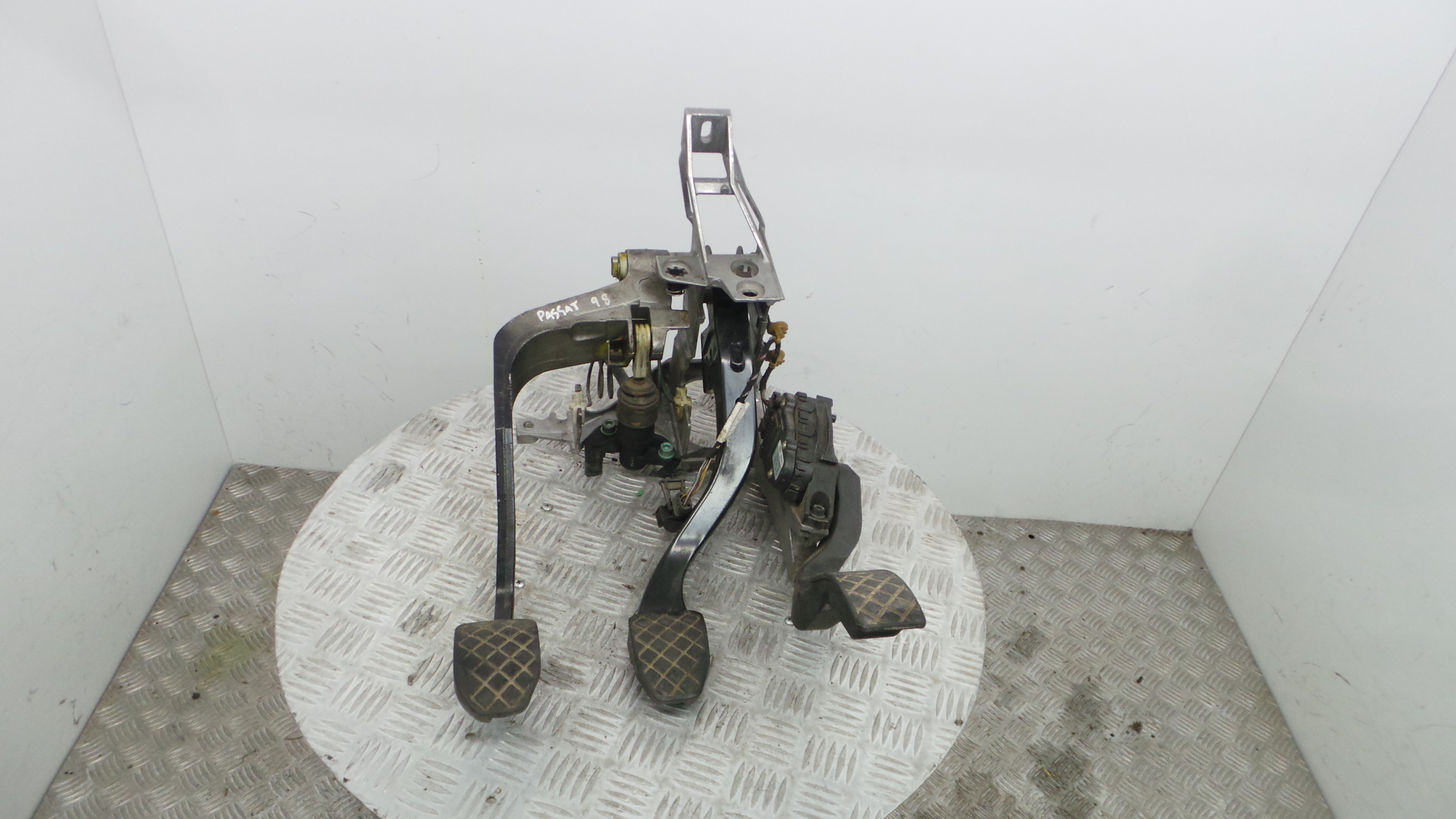 Pedal do Travão 8D1721117K - VW PASSAT B5 (3B2)-35053905