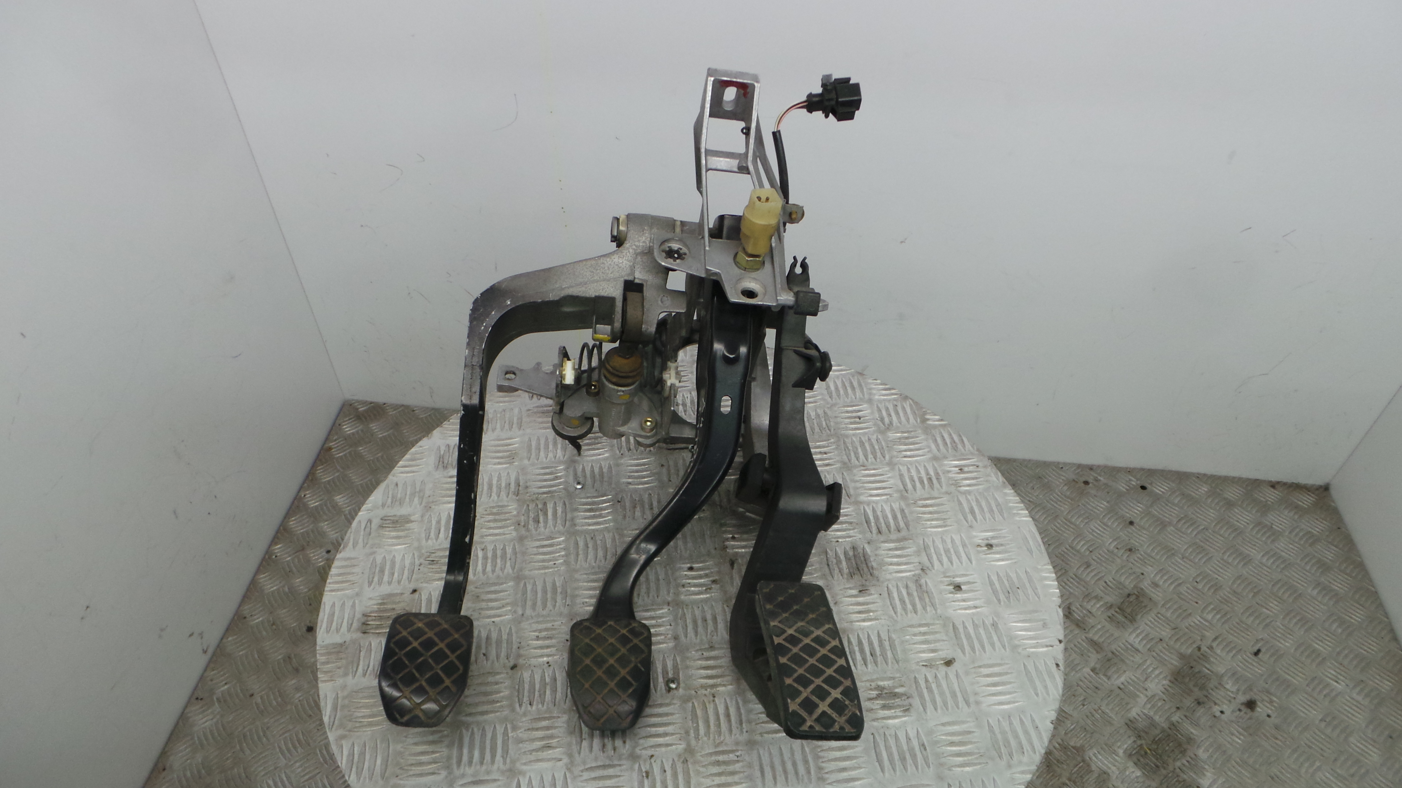 Pedal do Travão 8D1721117E - AUDI A4 B5 Avant (8D5)-35054814