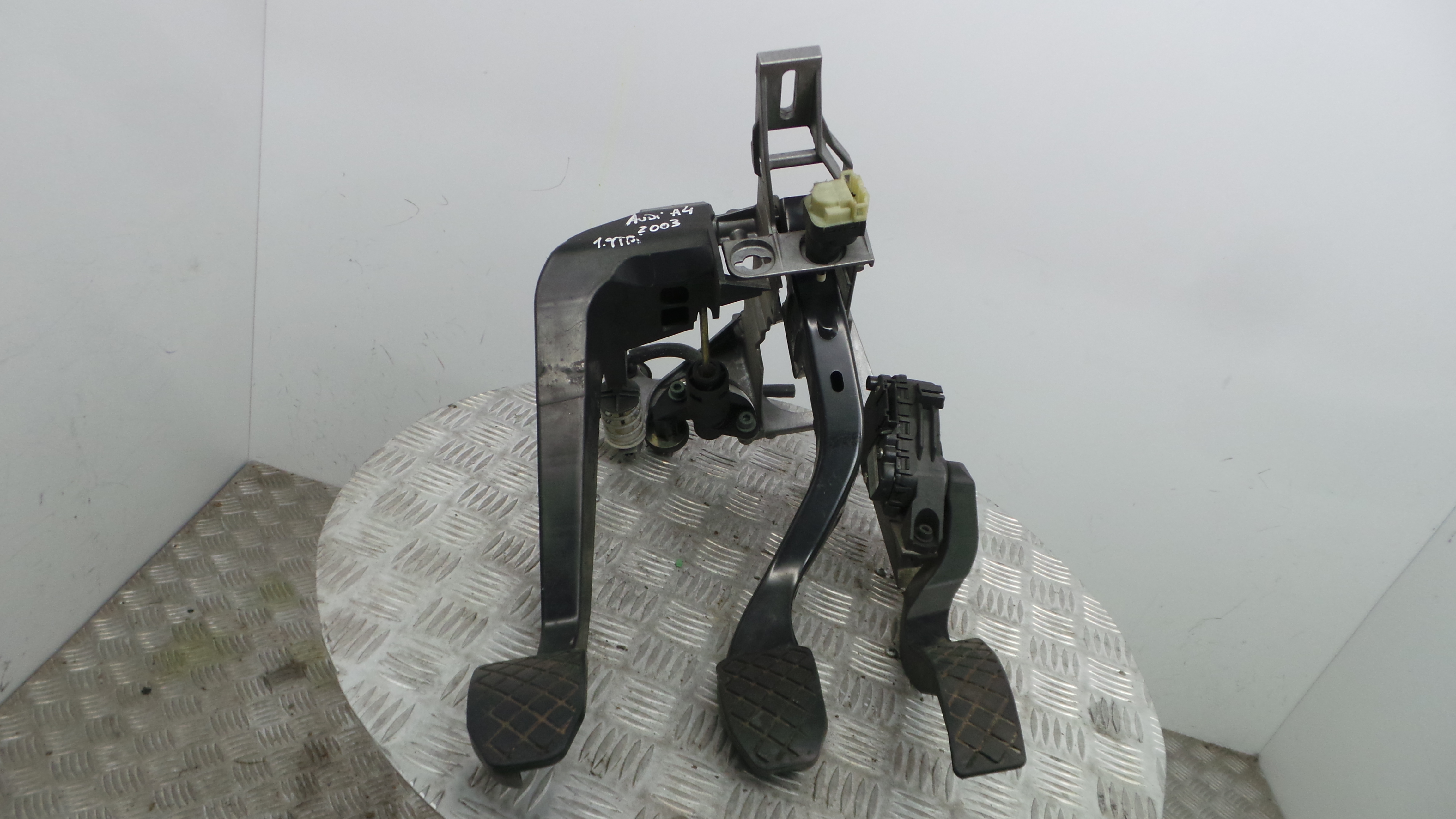 Pedal do Travão 8E1721117A - AUDI A4 B6 (8E2)-35056174