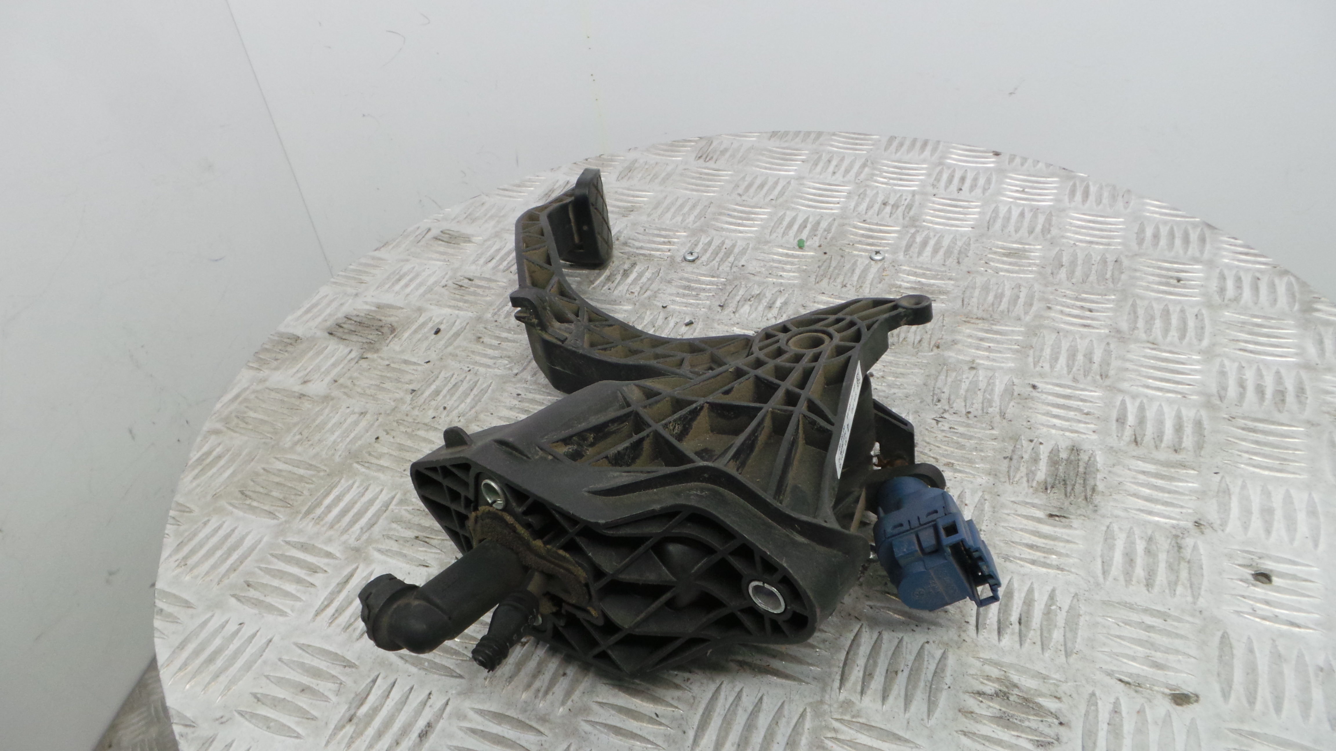 Pedal de Embraiagem 6R1721059AA - SEAT IBIZA IV (6J5, 6P1), IBIZA Mk IV (6J5, 6P1)-35058760