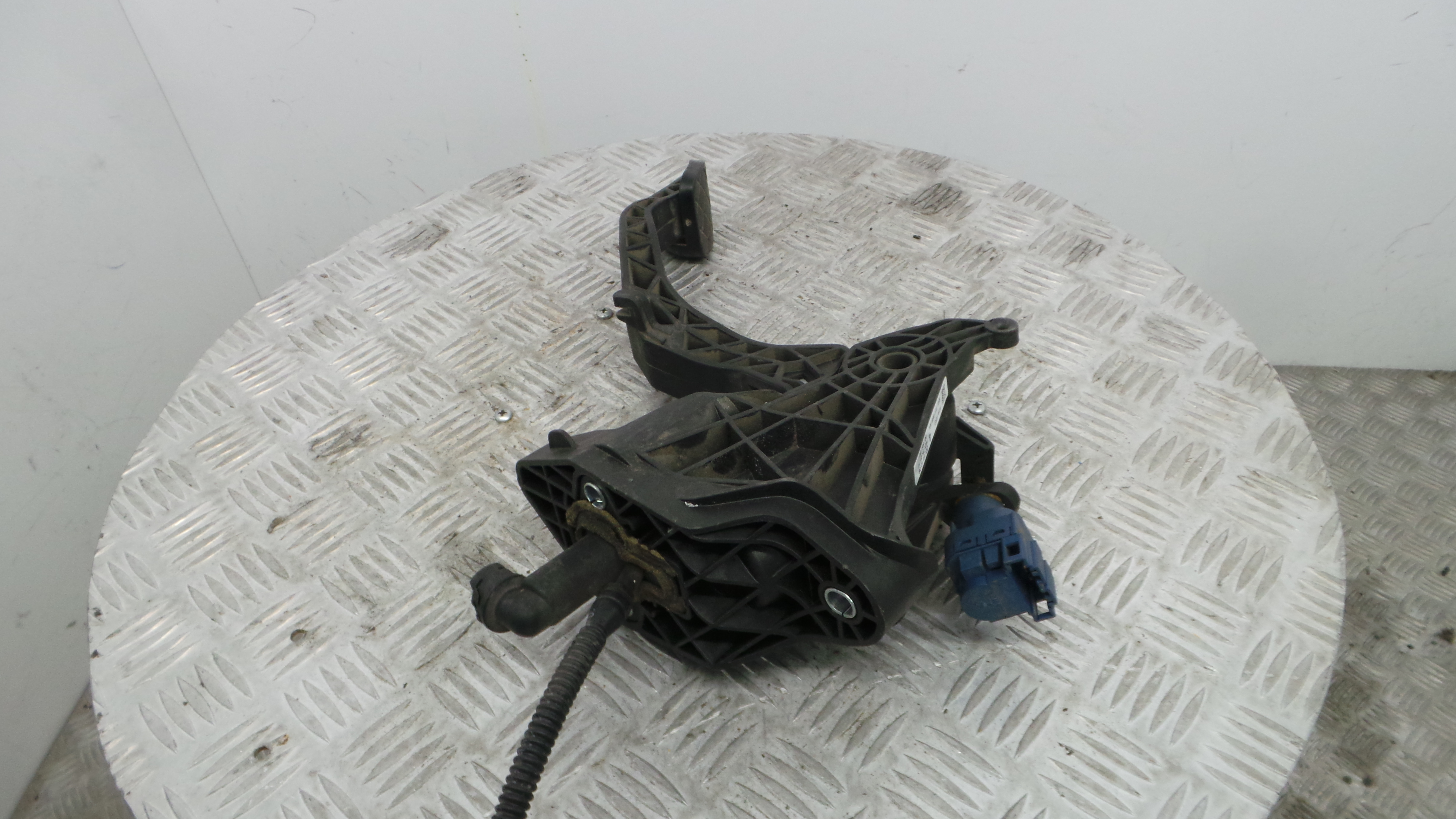 Pedal de Embraiagem 6R1721059AA - SEAT IBIZA IV (6J5, 6P1), IBIZA Mk IV (6J5, 6P1)-35058974
