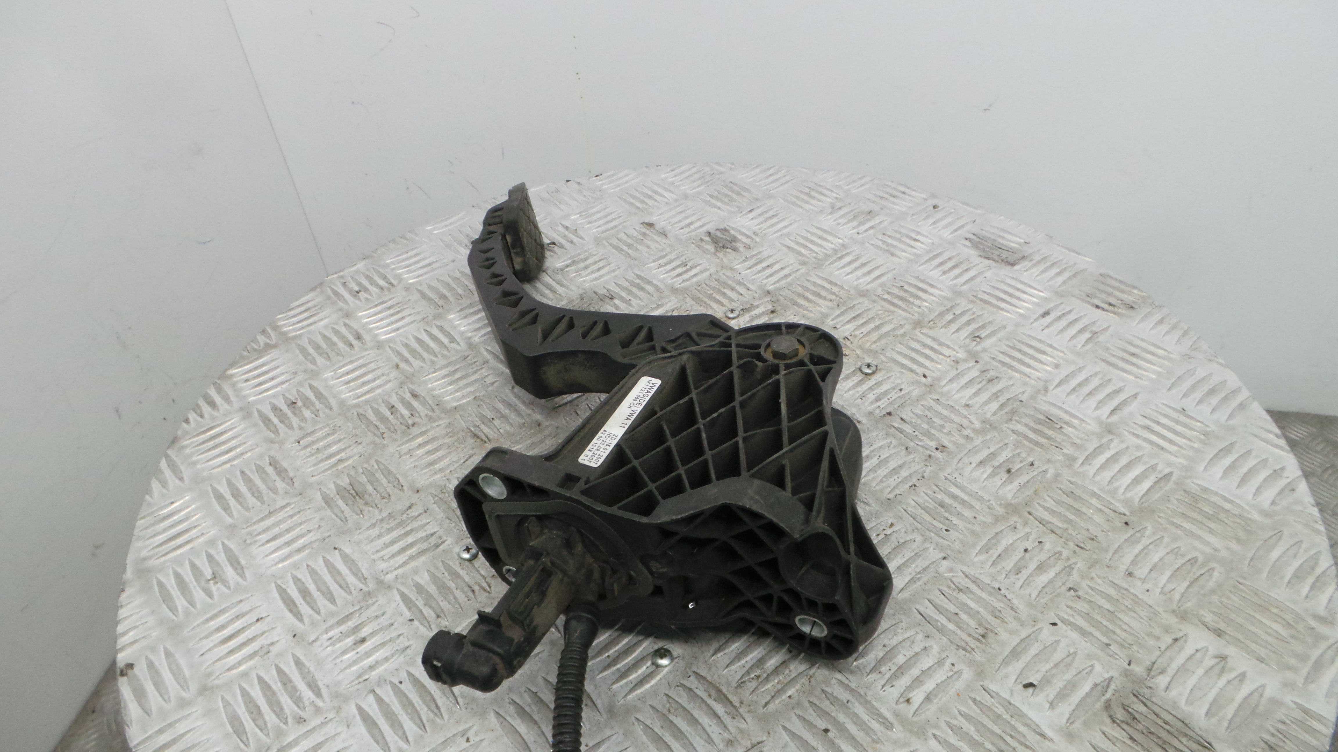 Pedal de Embraiagem 1K1721059CH - VW GOLF V (1K1)-35059255