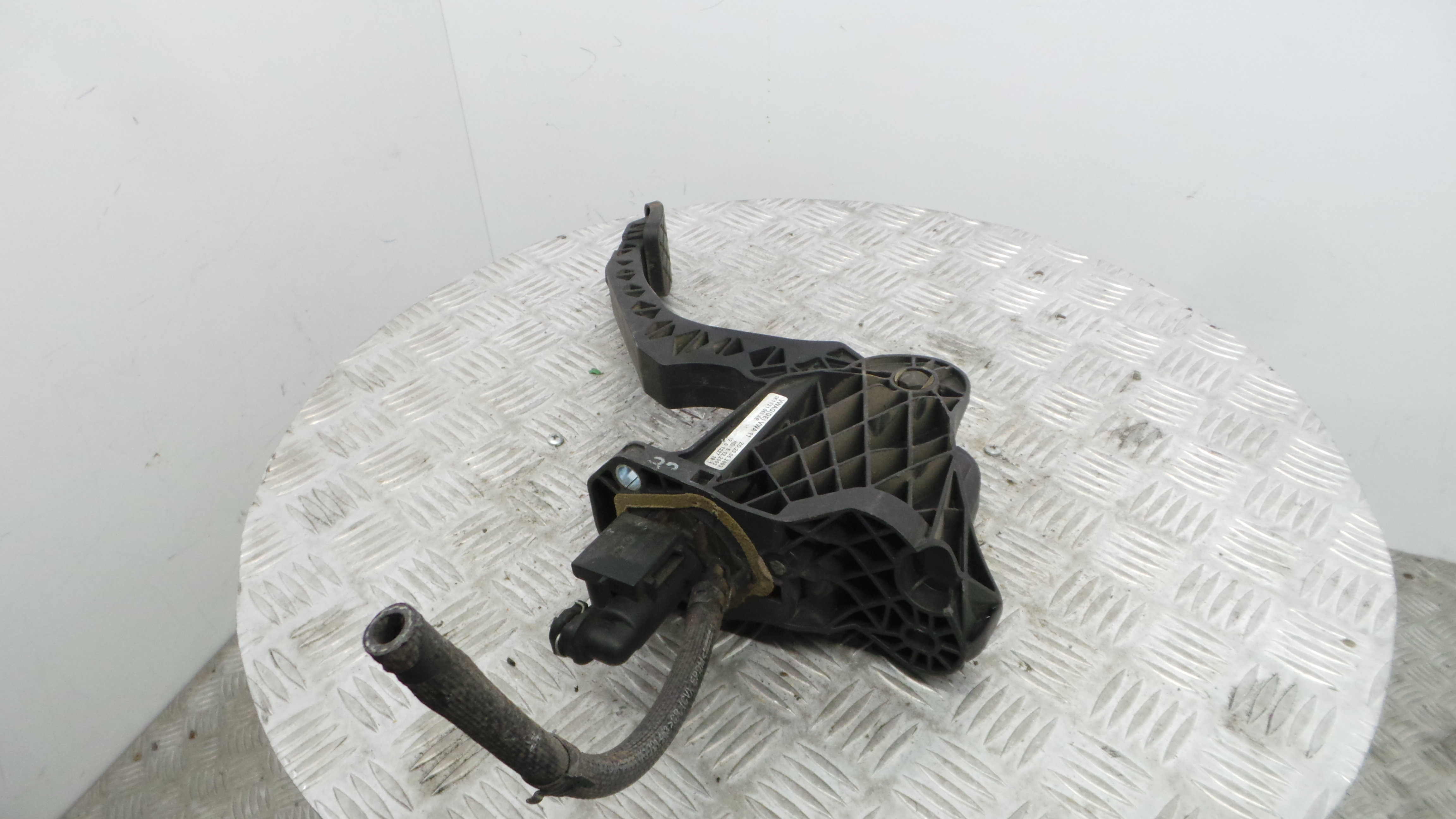 Pedal de Embraiagem 1K1721059AE - AUDI A3 (8P1)-35059435