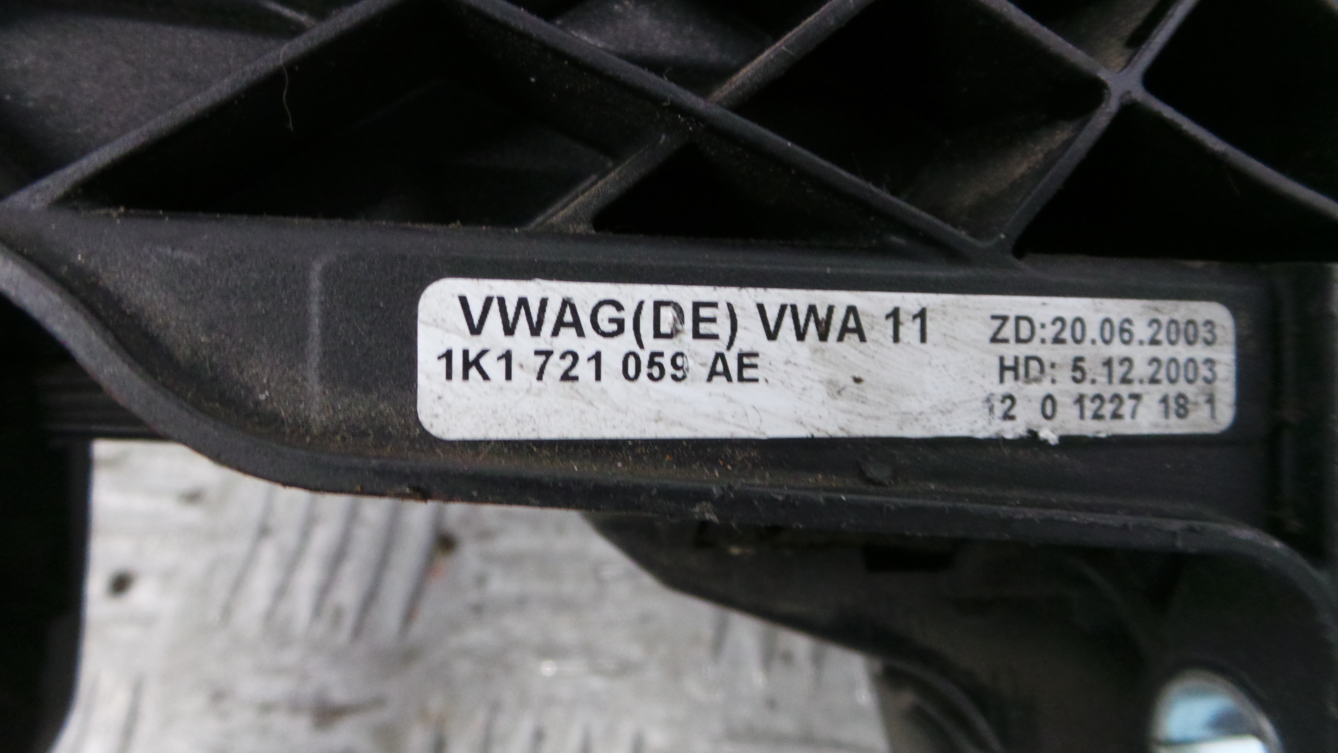 Pedal de Embraiagem 1K1721059AE - AUDI A3 (8P1)-35059435