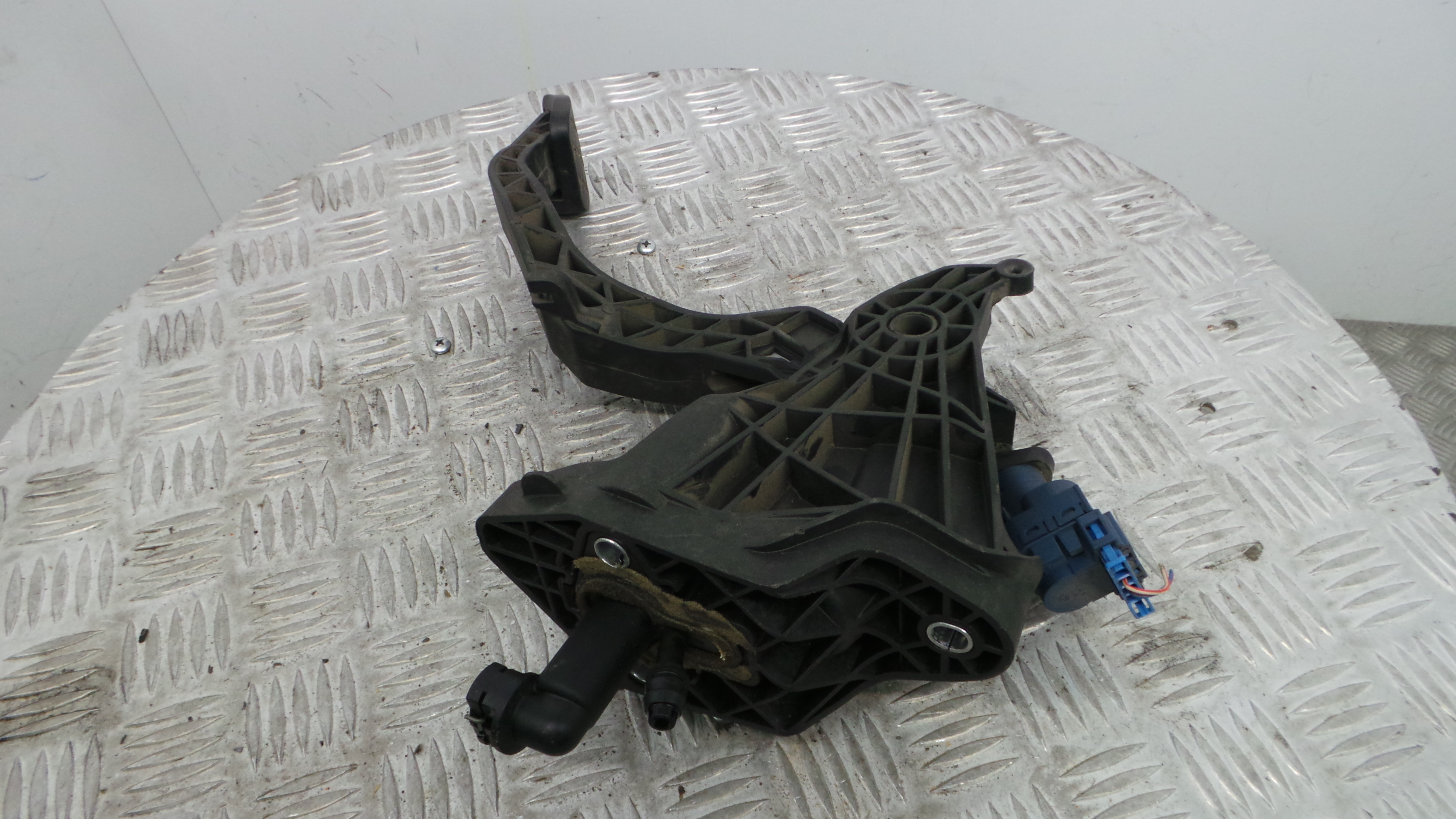 Pedal de Embraiagem 6R1721059AA - SEAT IBIZA IV (6J5, 6P1), IBIZA Mk IV (6J5, 6P1)-35061552