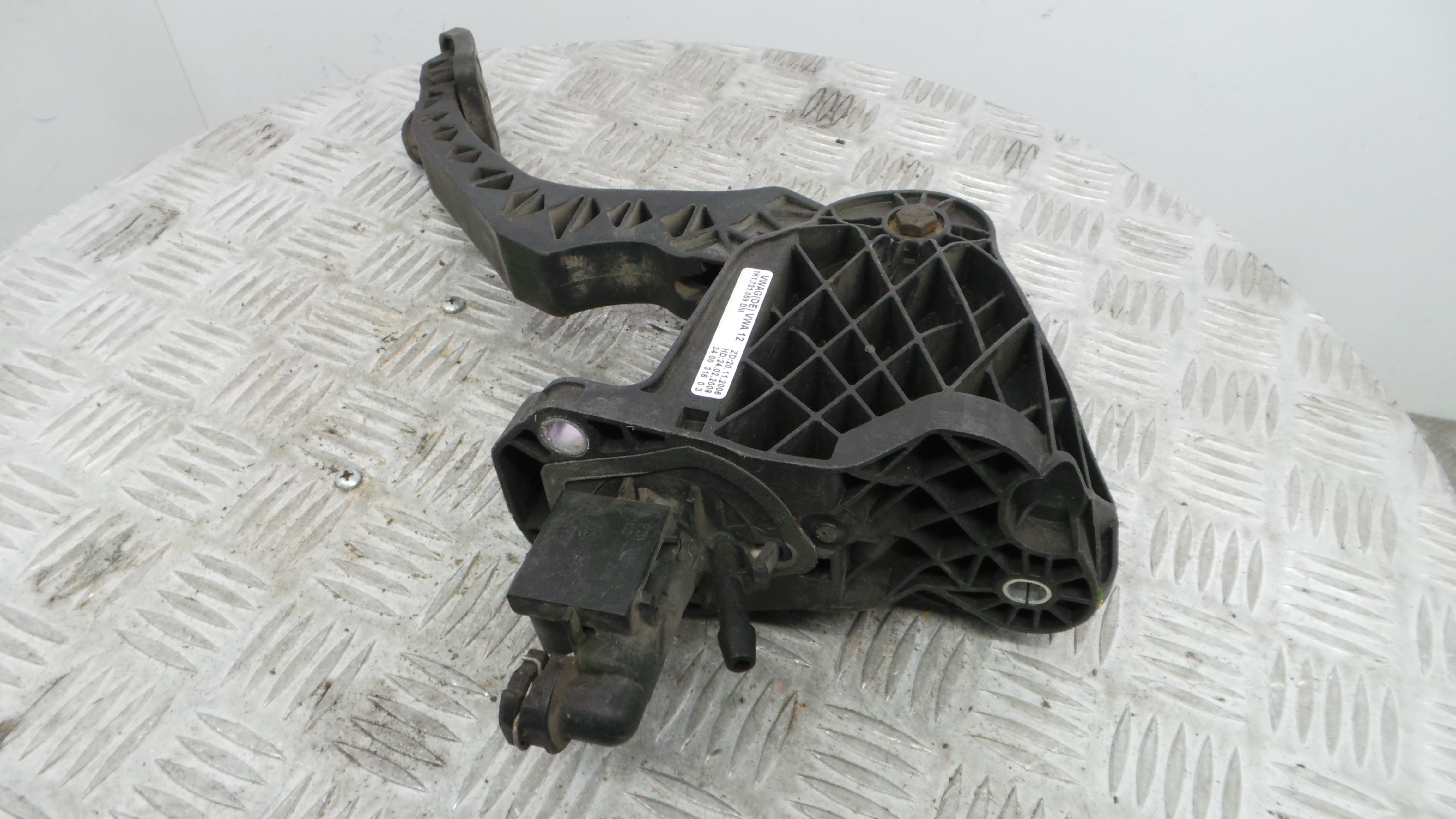 Pedal de Embraiagem 1K1721059DM - SEAT LEON (1P1)-35061739