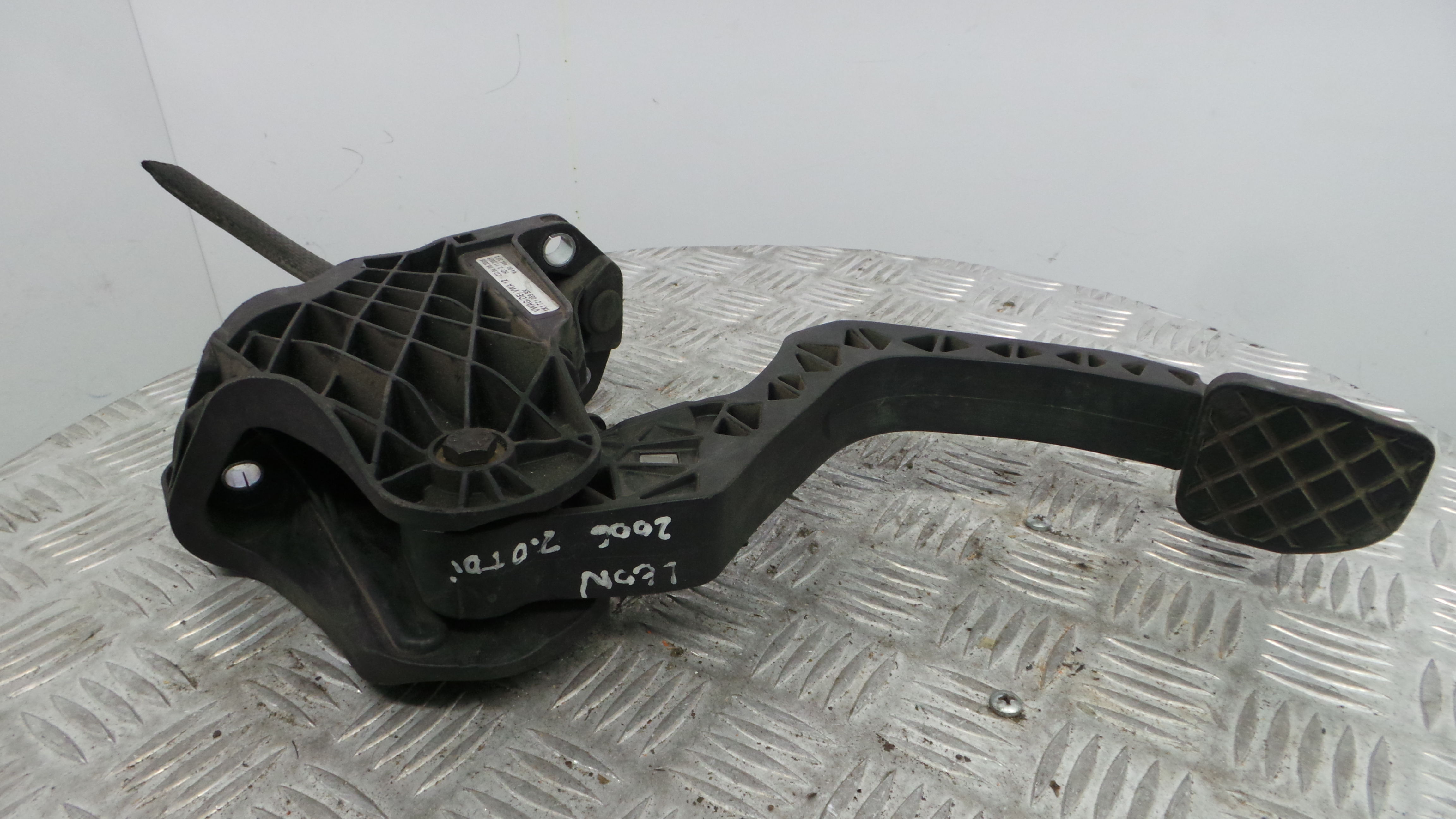Pedal de Embraiagem 1K1721059BK - SEAT LEON (1P1)-35061954 Pedal de Embraiagem 1K1721059BK - SEAT LEON (1P1)-35061954