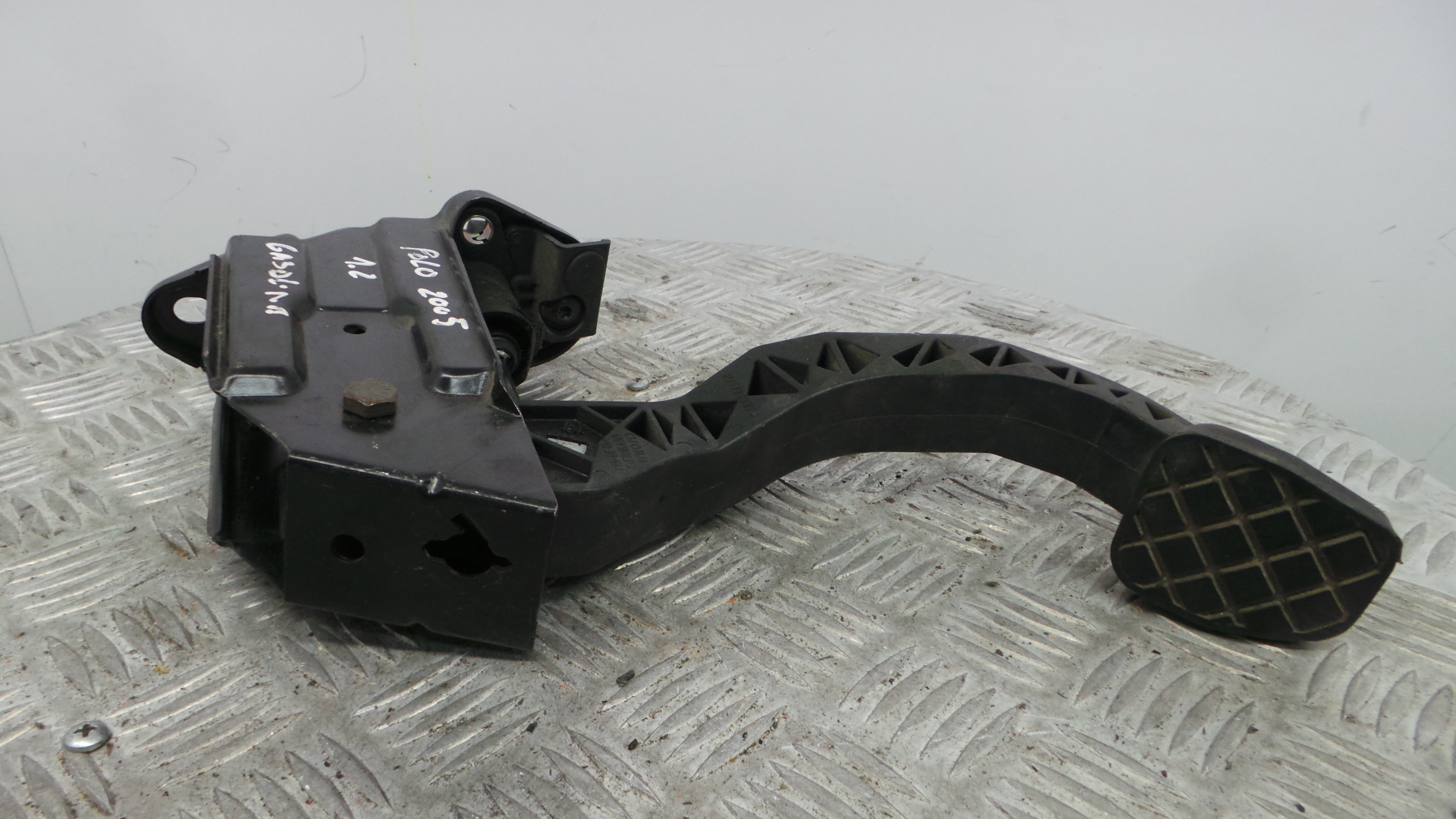 Pedal de Embraiagem 6Q1721059T - VW POLO (9N_, 9A_)-35063163